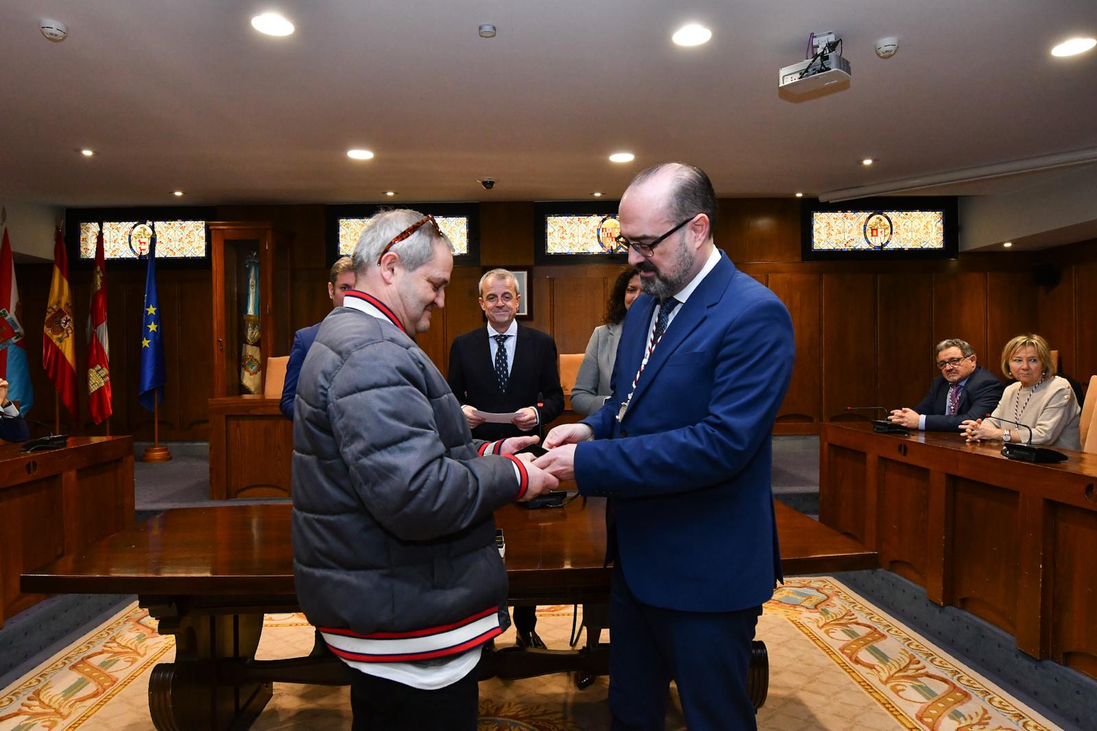 El Ayuntamiento de Ponferrada rinde homenaje a sus jubilados con motivo de Las Candelas 10