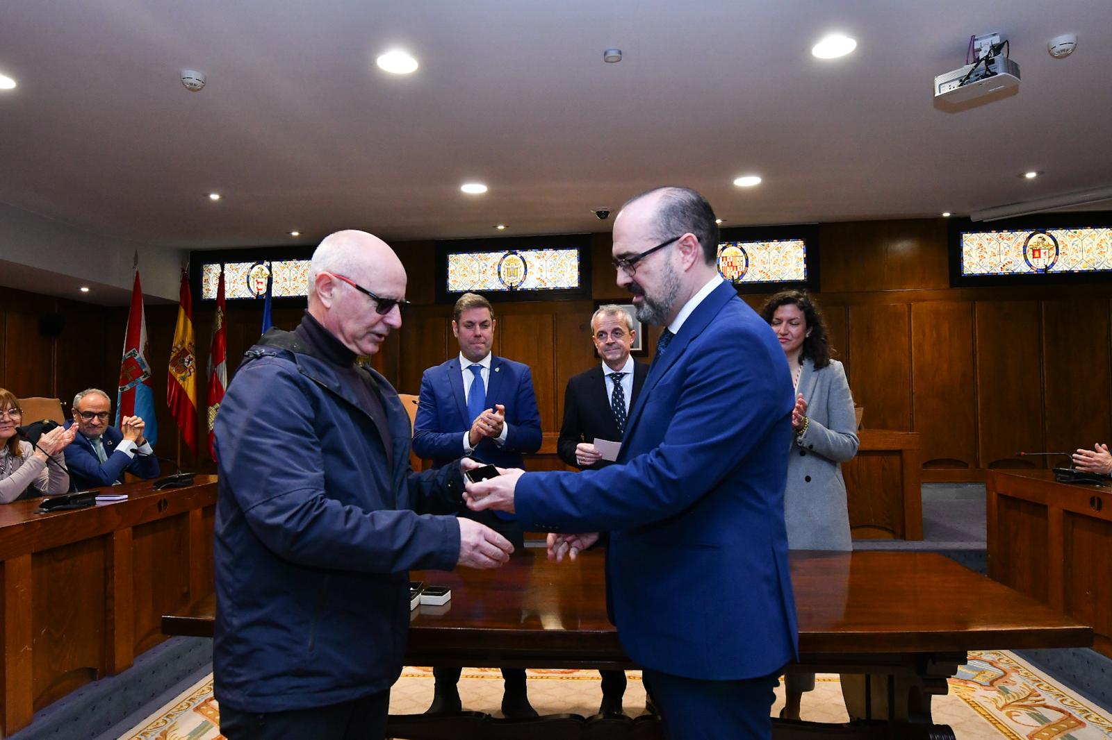 El Ayuntamiento de Ponferrada rinde homenaje a sus jubilados con motivo de Las Candelas 11