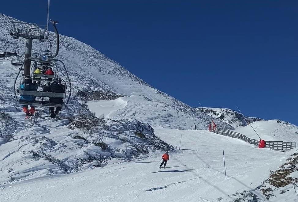 Las estaciones invernales de la Diputación reciben 7.147 esquiadores durante el fin de semana 1