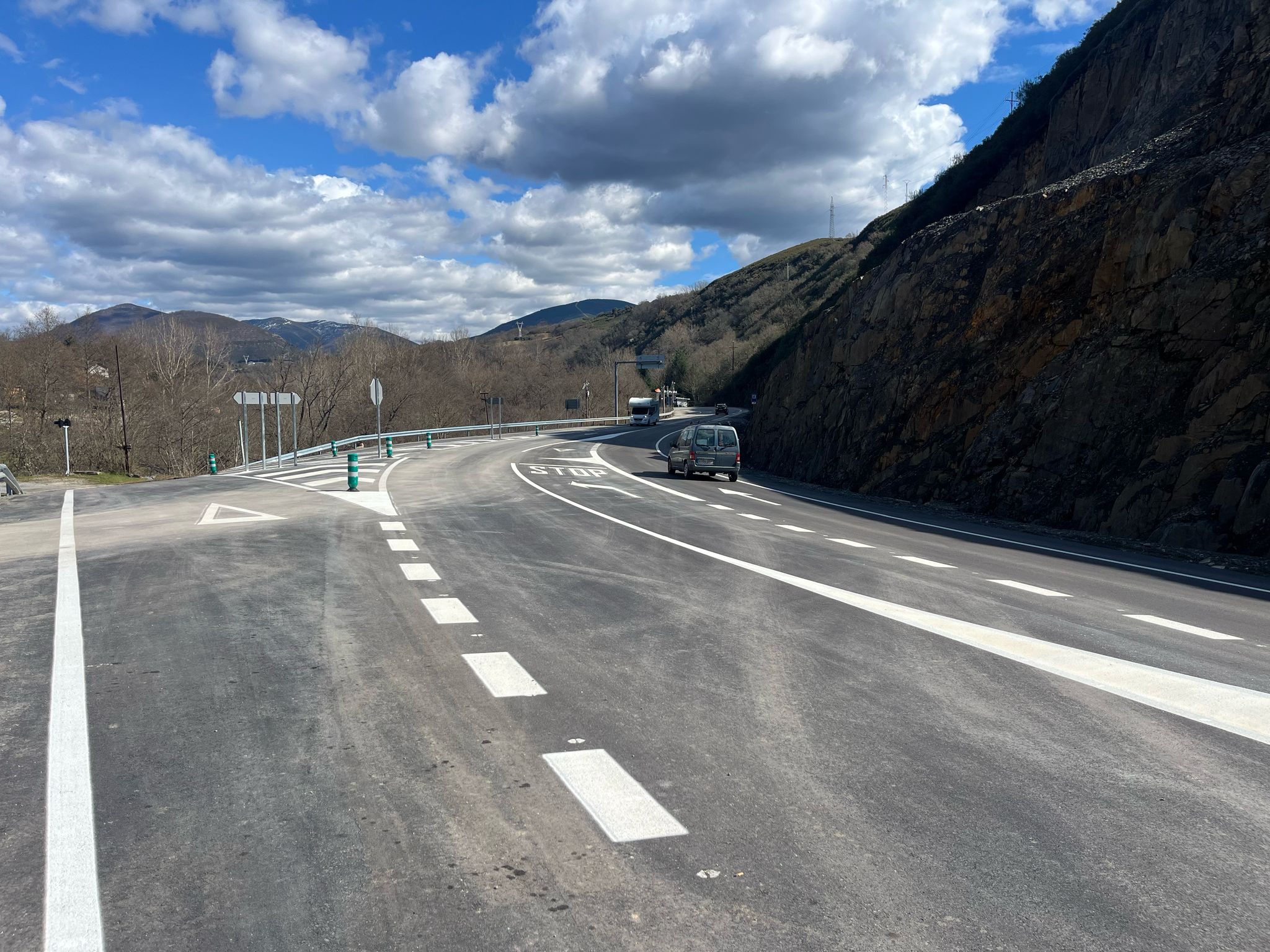 Abierta al completo la carretera de Ponferrada a Villablino tras reparar el talud derrumbado 1