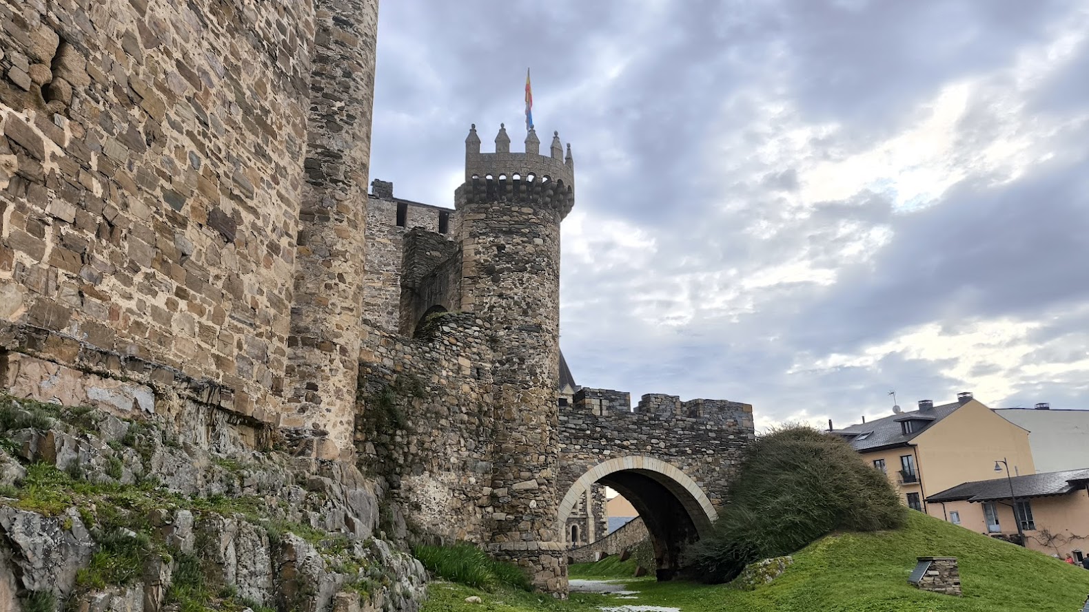 castillo de ponferrada puerta