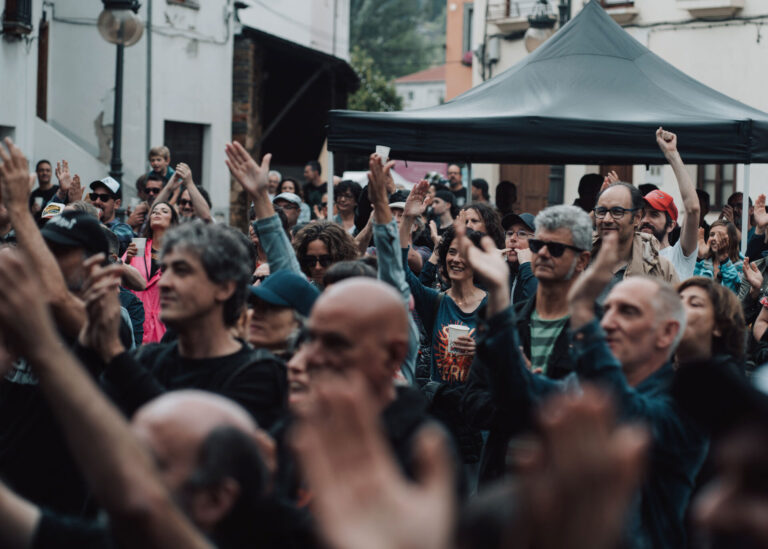 ¡Espina Fest 2025: El festival más salvaje del verano llega a Vega de Espinareda! 1