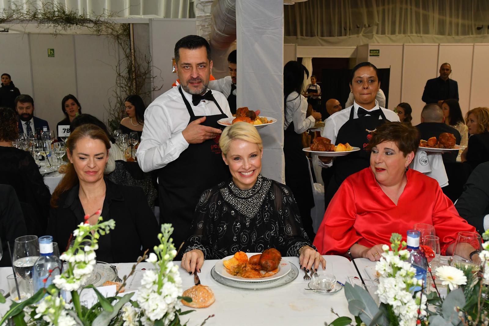 Bembibre celebra el LII Festival del Botillo con Sonsoles Ónega y Soraya como protagonistas 49