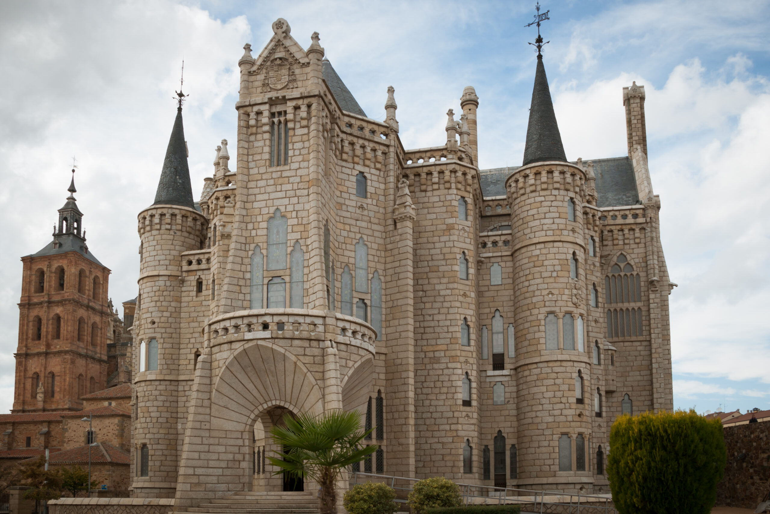 La Comisión de Patrimonio autoriza el proyecto escultórico en el entorno del Palacio Episcopal de Astorga 1