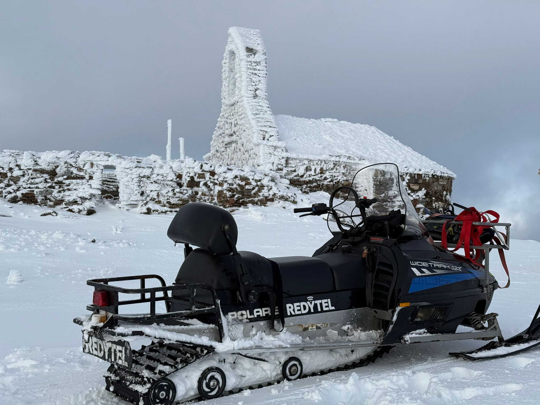 Las bellas imágenes que nos hacen llegar los técnicos de Redytel desde el pico de La Aquiana 8