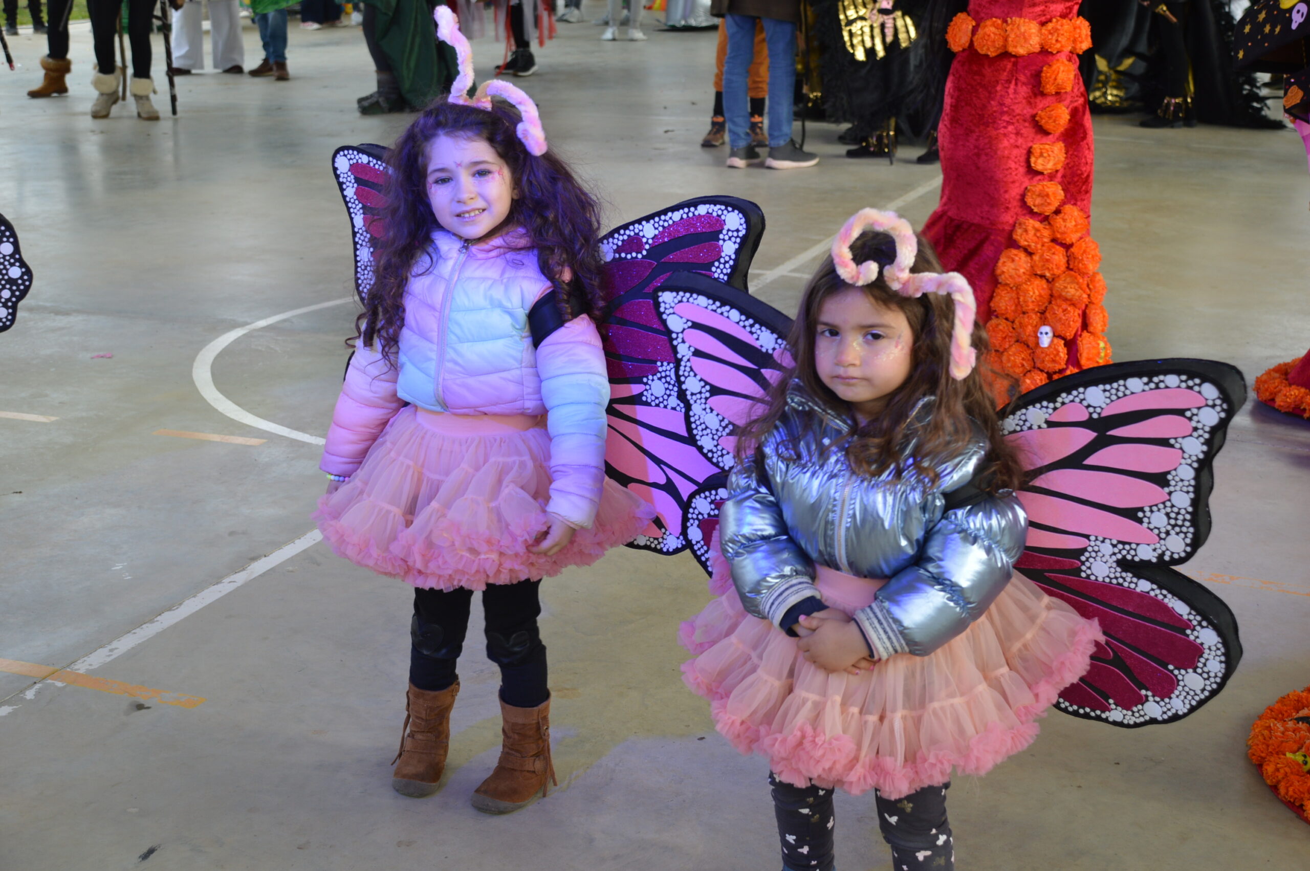 Carnaval 2025 en Cabañas Raras. Las ganas de disfrutar del desfile pueden con el frío 8