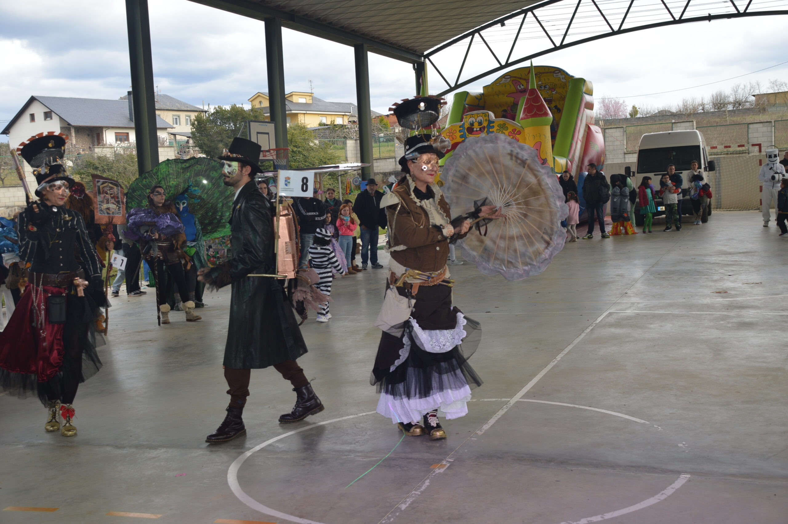 Carnaval 2025 en Cabañas Raras. Las ganas de disfrutar del desfile pueden con el frío 20