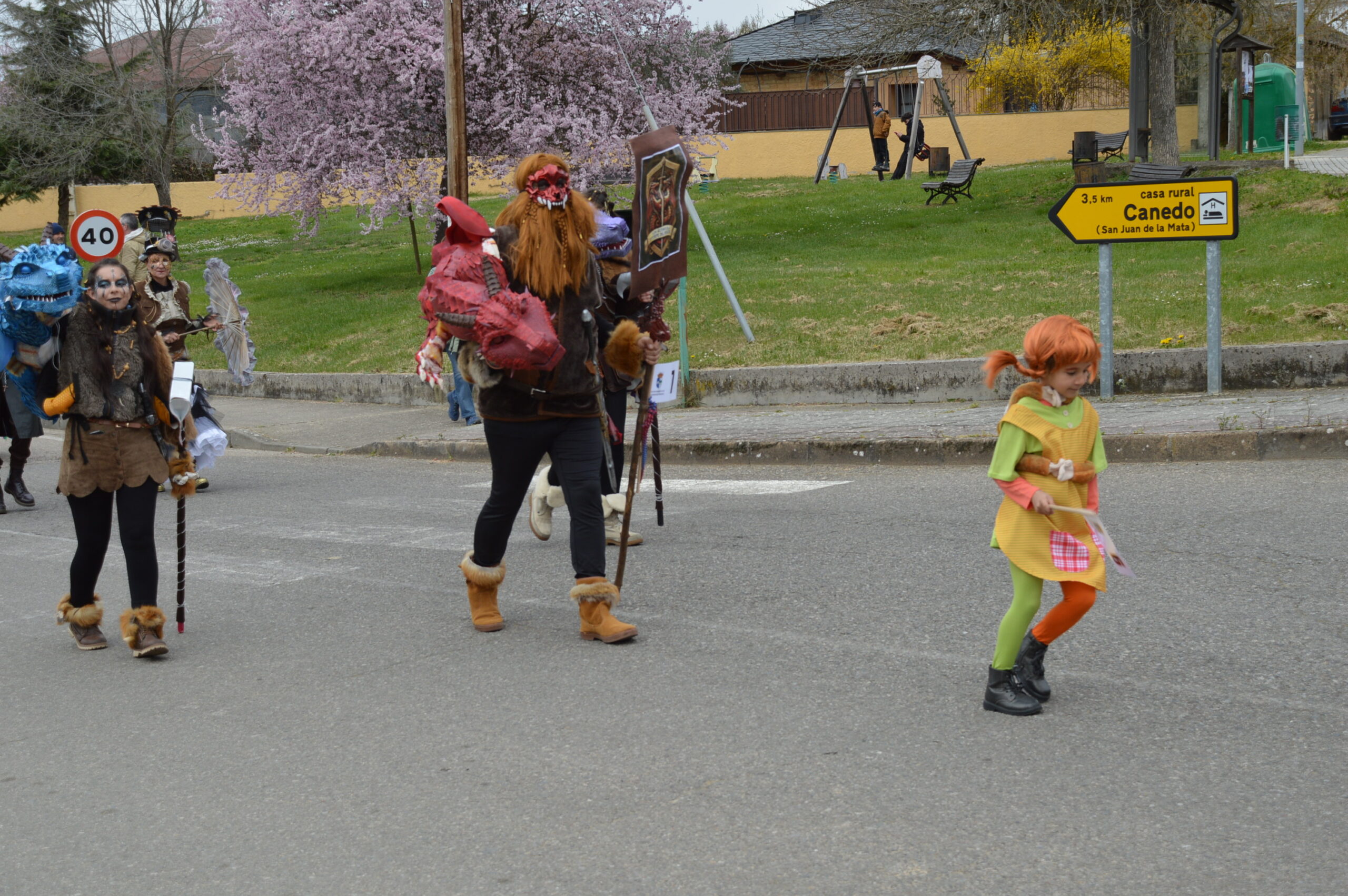 Carnaval 2025 en Cabañas Raras. Las ganas de disfrutar del desfile pueden con el frío 91