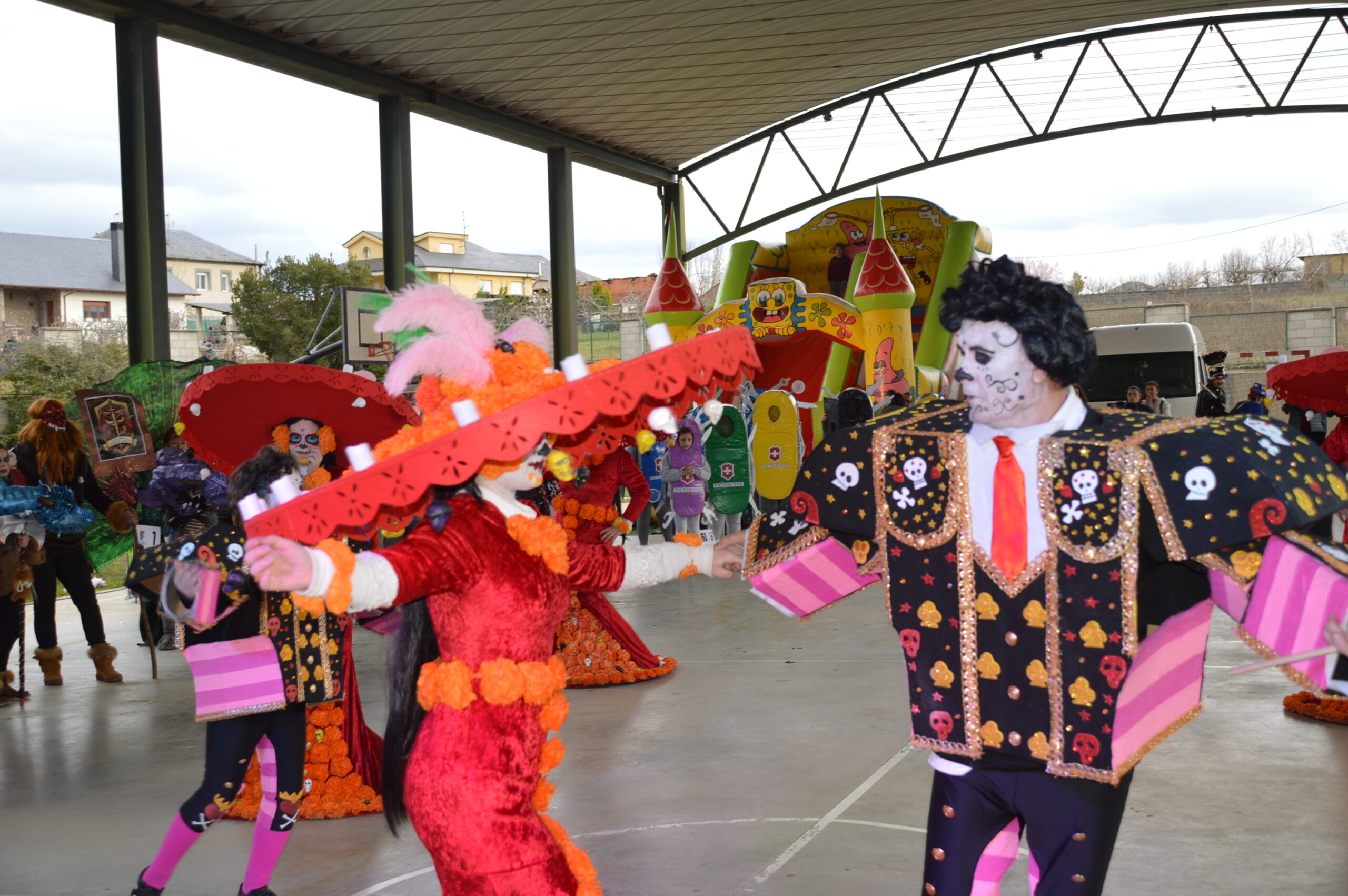 Carnaval 2025 en Cabañas Raras. Las ganas de disfrutar del desfile pueden con el frío 28