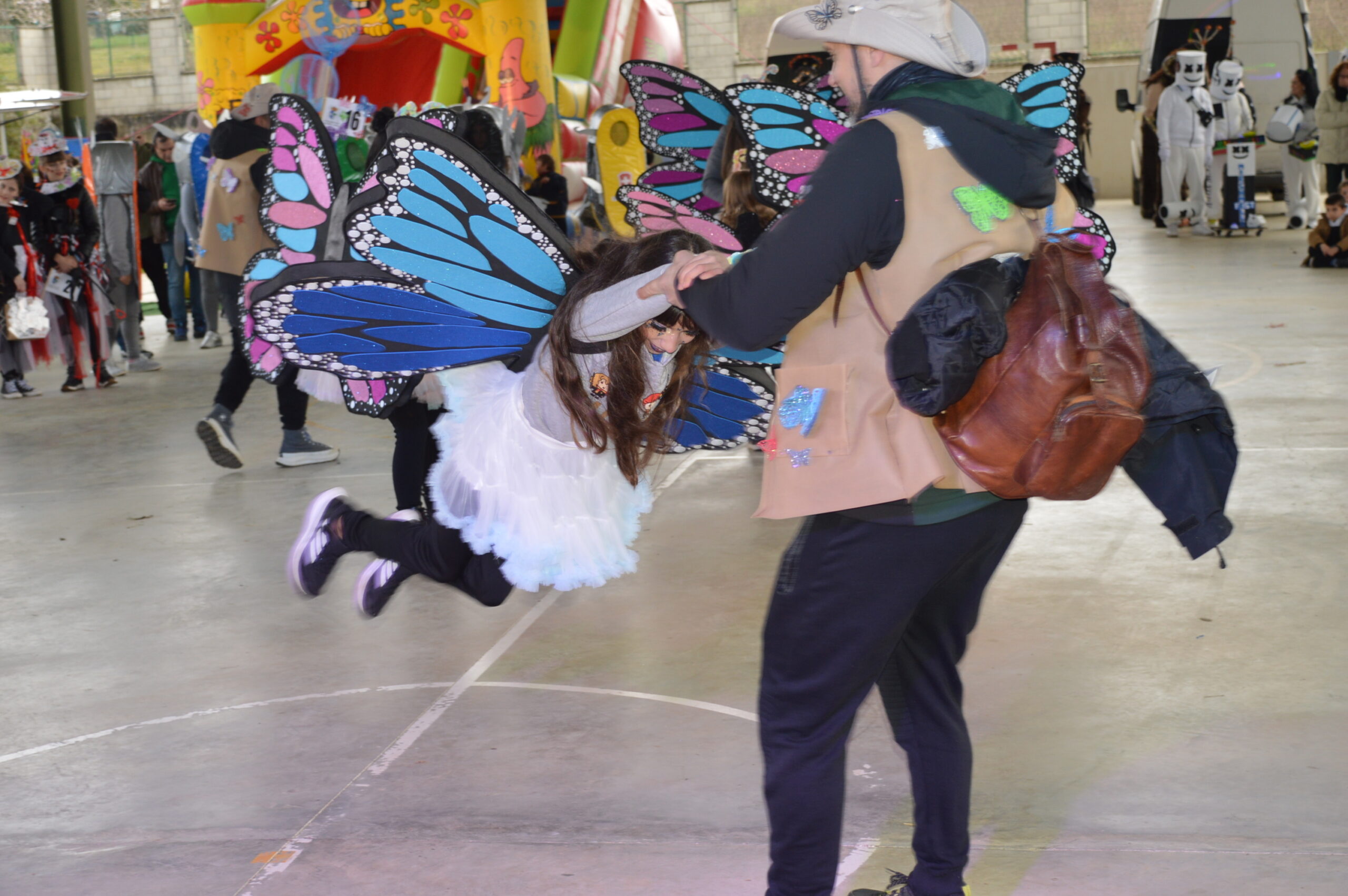 Carnaval 2025 en Cabañas Raras. Las ganas de disfrutar del desfile pueden con el frío 35