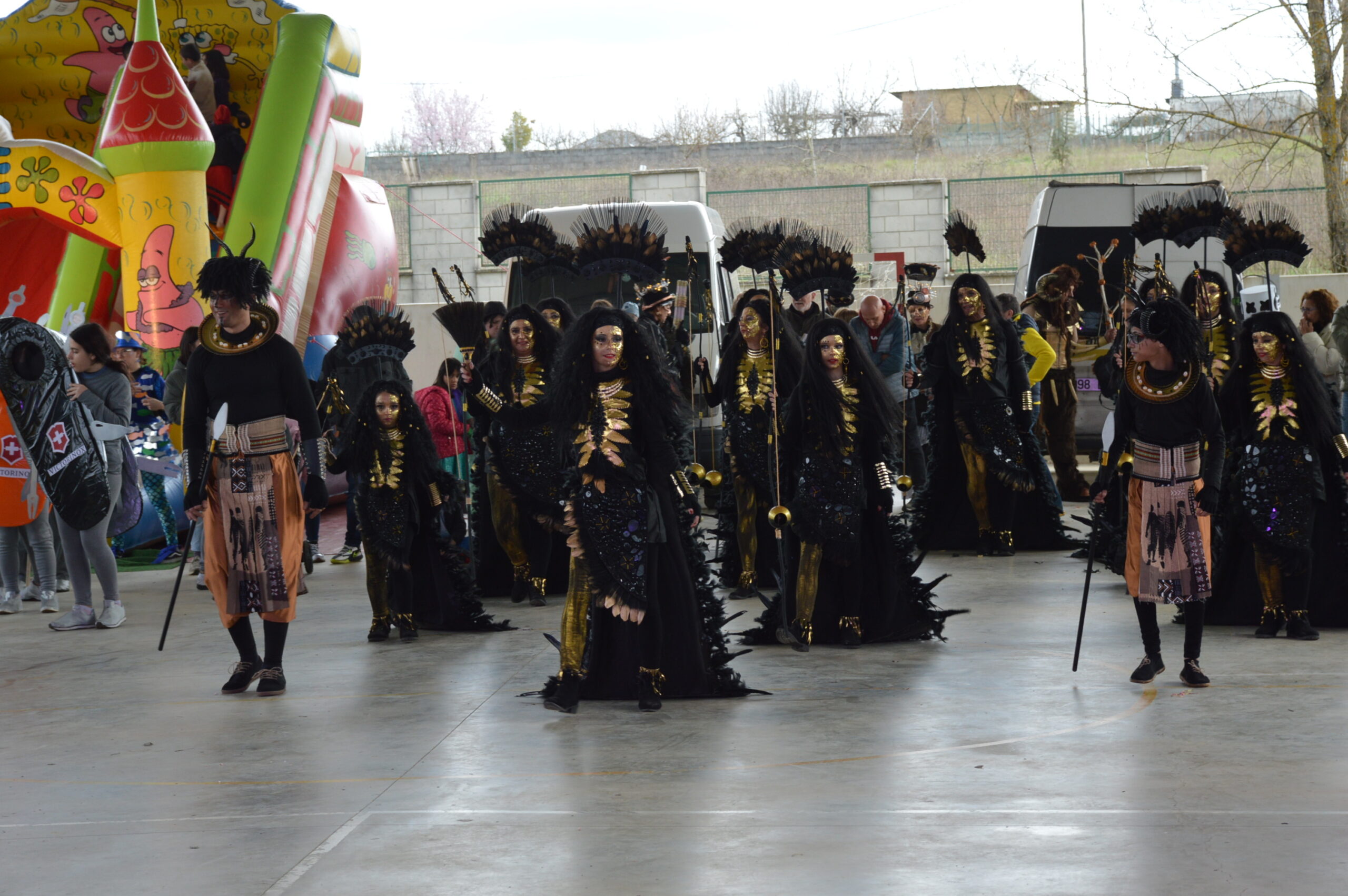 Carnaval 2025 en Cabañas Raras. Las ganas de disfrutar del desfile pueden con el frío 38