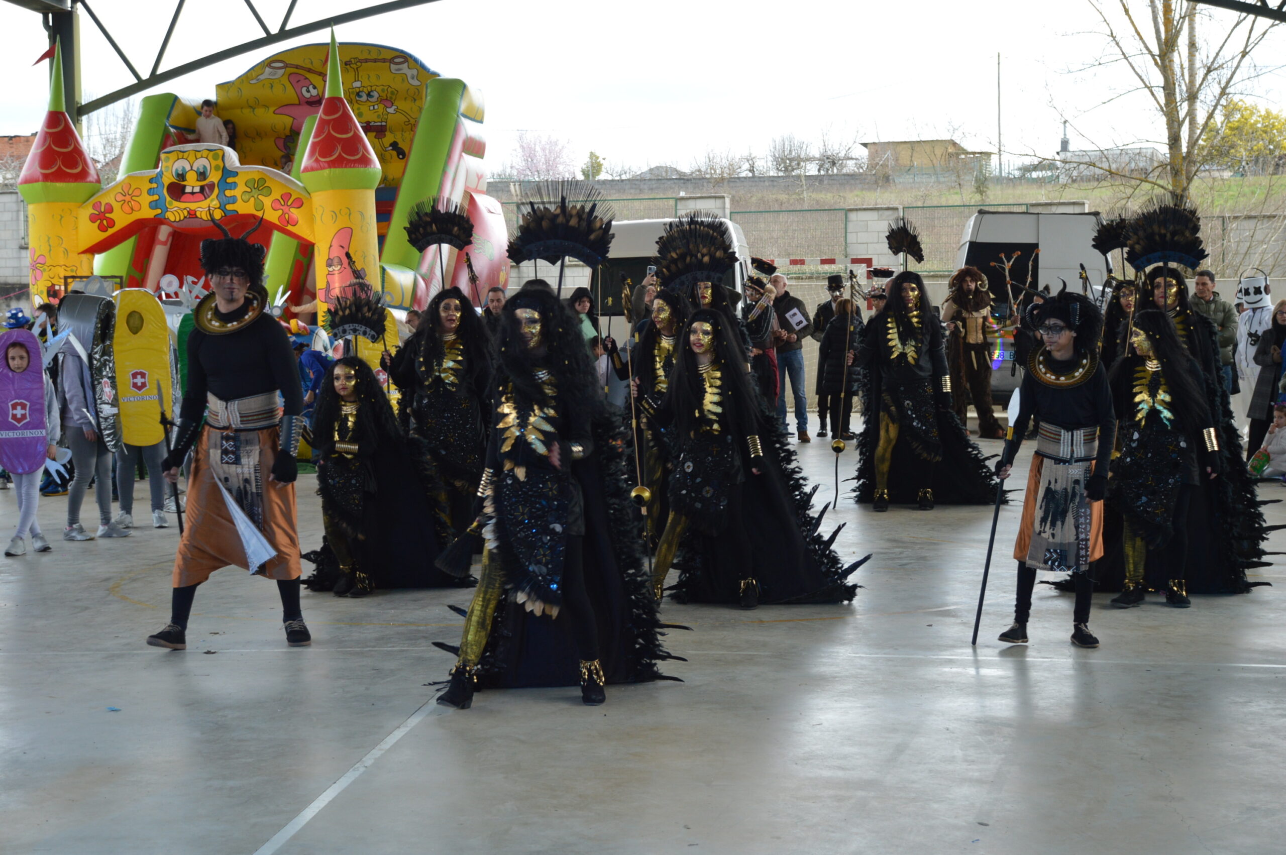 Carnaval 2025 en Cabañas Raras. Las ganas de disfrutar del desfile pueden con el frío 39