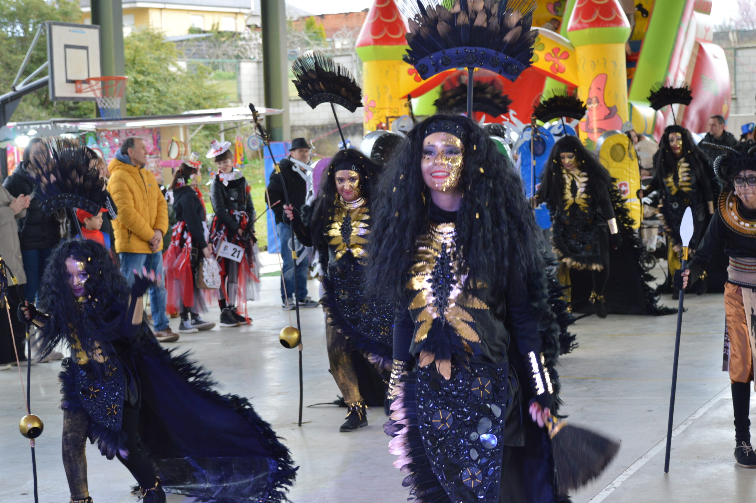 Carnaval 2025 en Cabañas Raras. Las ganas de disfrutar del desfile pueden con el frío 41