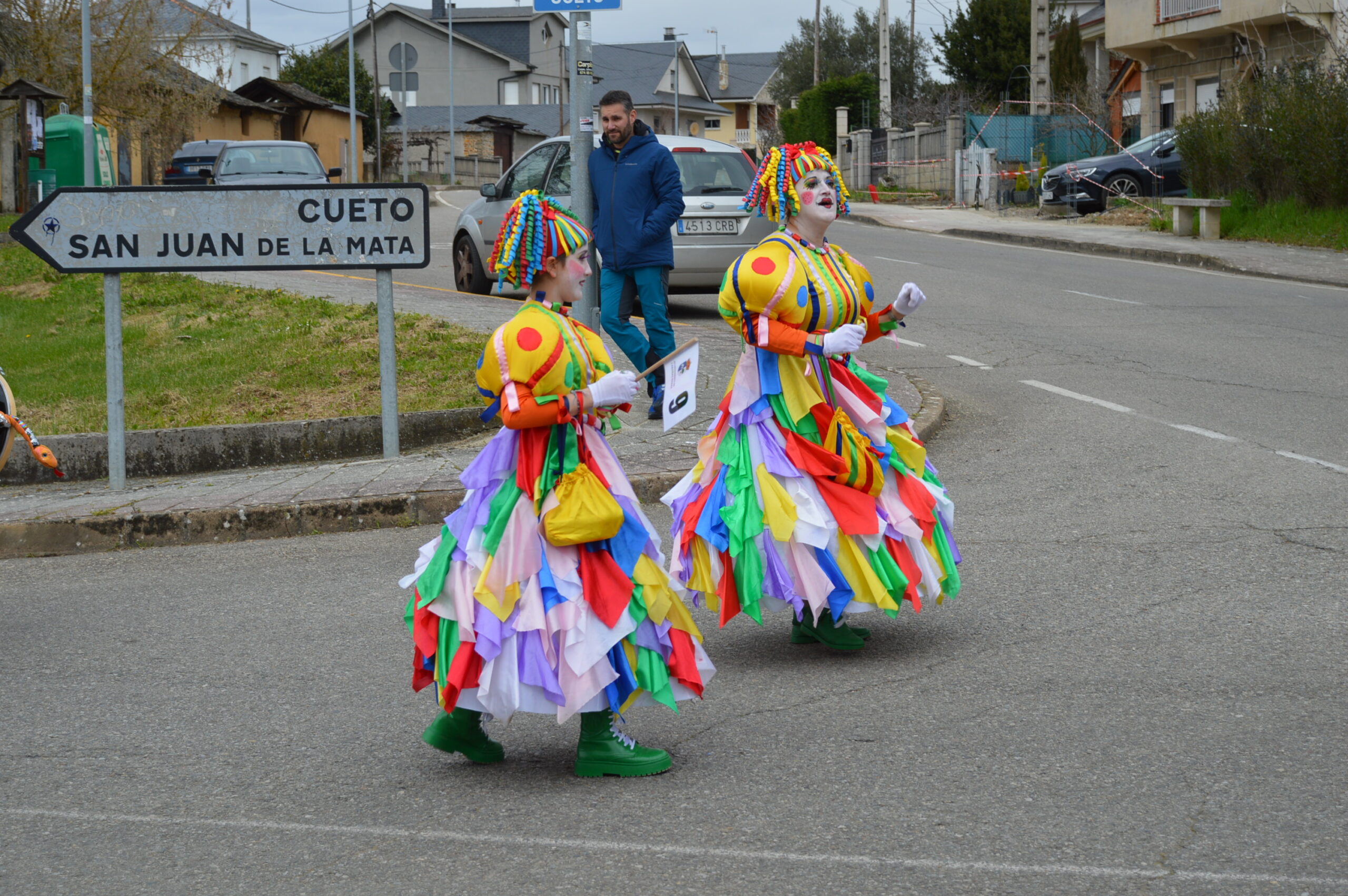 Carnaval 2025 en Cabañas Raras. Las ganas de disfrutar del desfile pueden con el frío 84