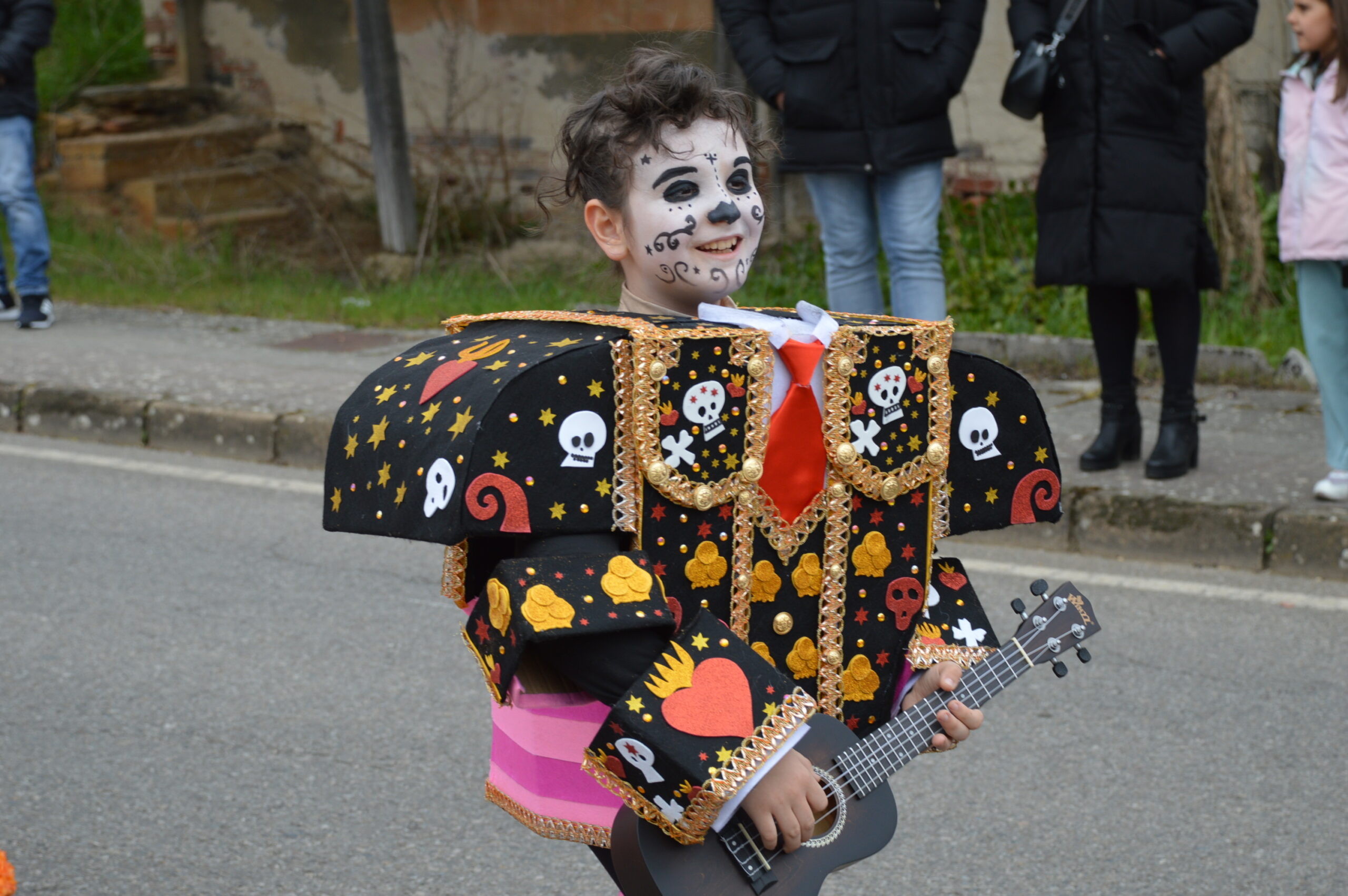 Carnaval 2025 en Cabañas Raras. Las ganas de disfrutar del desfile pueden con el frío 61