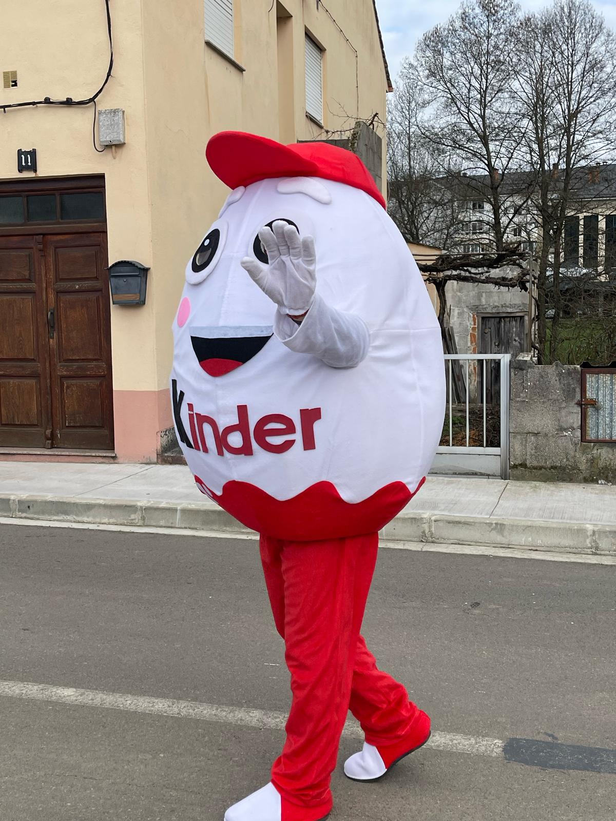 FOTOS | Vega de Espinareda disfruta de su colorido domingo de Carnaval 18