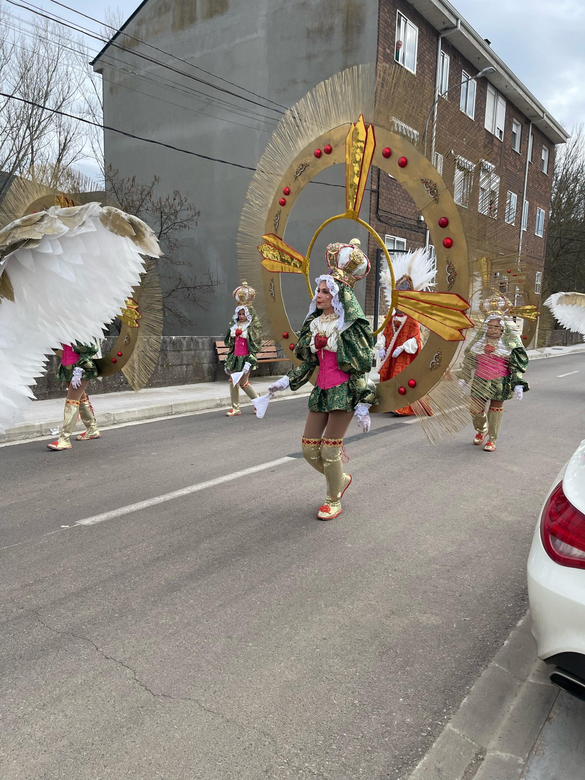 FOTOS | Vega de Espinareda disfruta de su colorido domingo de Carnaval 7