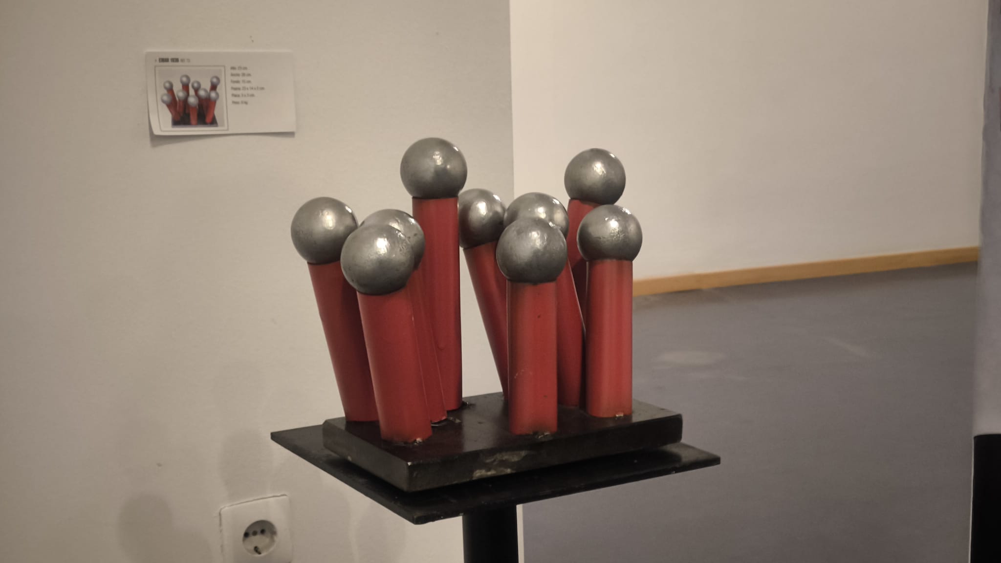 La mirada fotográfica de Cecilia Orueta y la escultura de Joseba Gotzon protagonizan las nuevas exposiciones del campus de Ponferrada 11