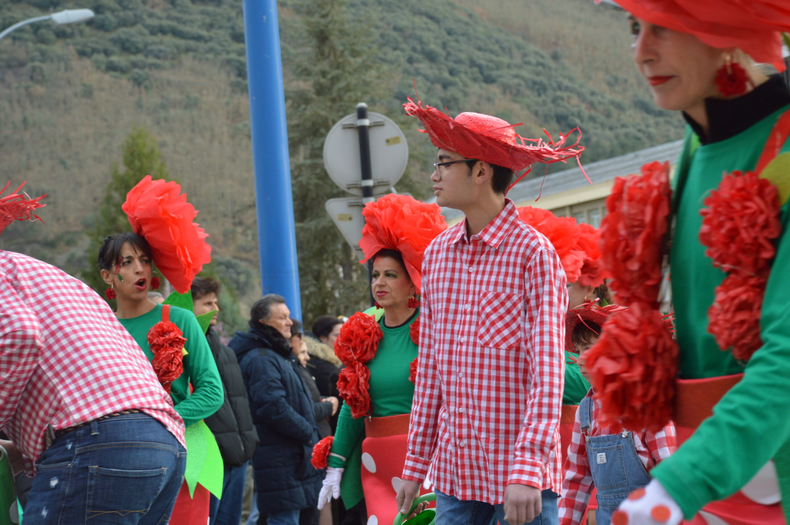 FOTOS | Carnaval Ponferrada 2025 | El tiempo respeta el tradicional desfile de disfraces 68