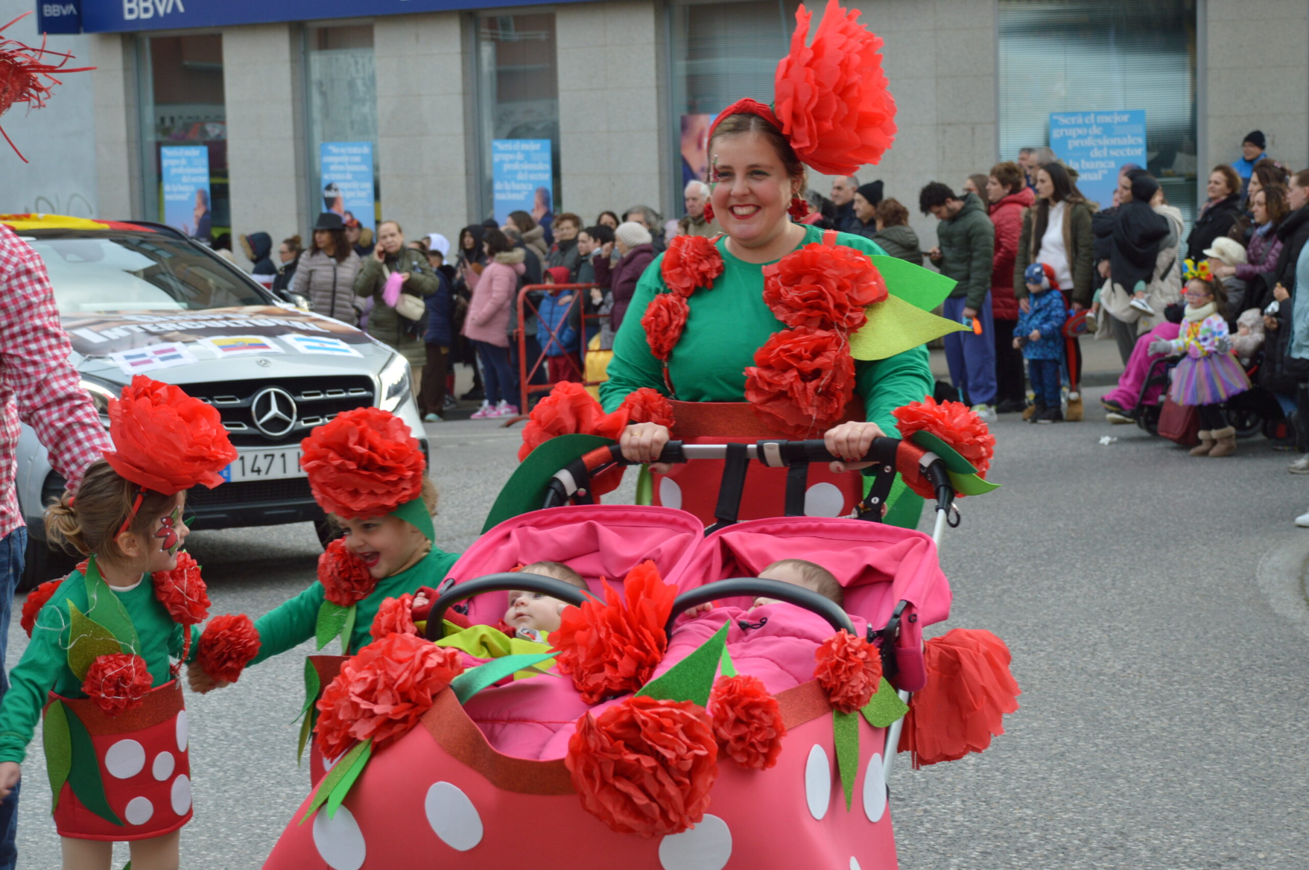 FOTOS | Carnaval Ponferrada 2025 | El tiempo respeta el tradicional desfile de disfraces 61