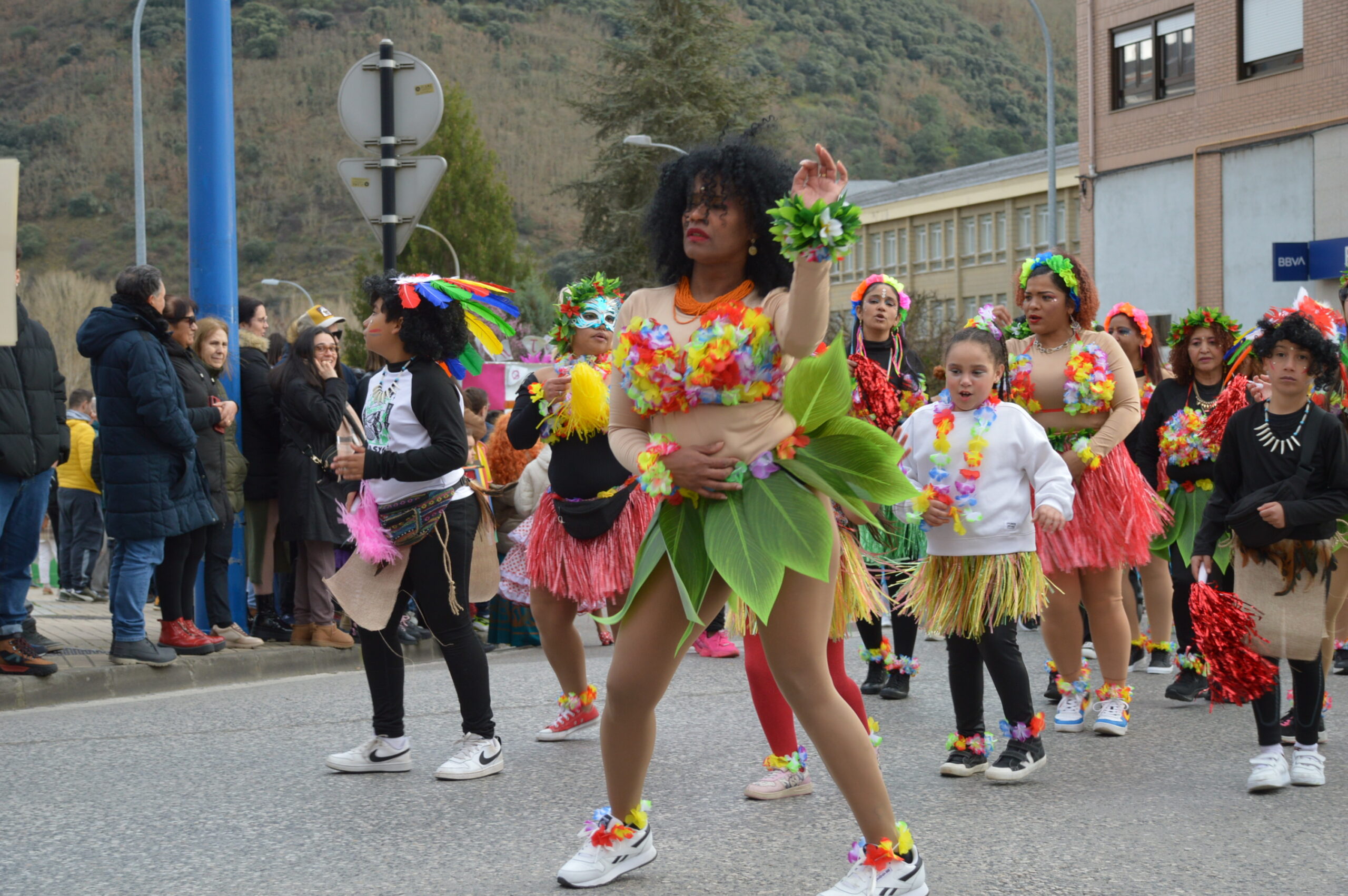 FOTOS | Carnaval Ponferrada 2025 | El tiempo respeta el tradicional desfile de disfraces 60