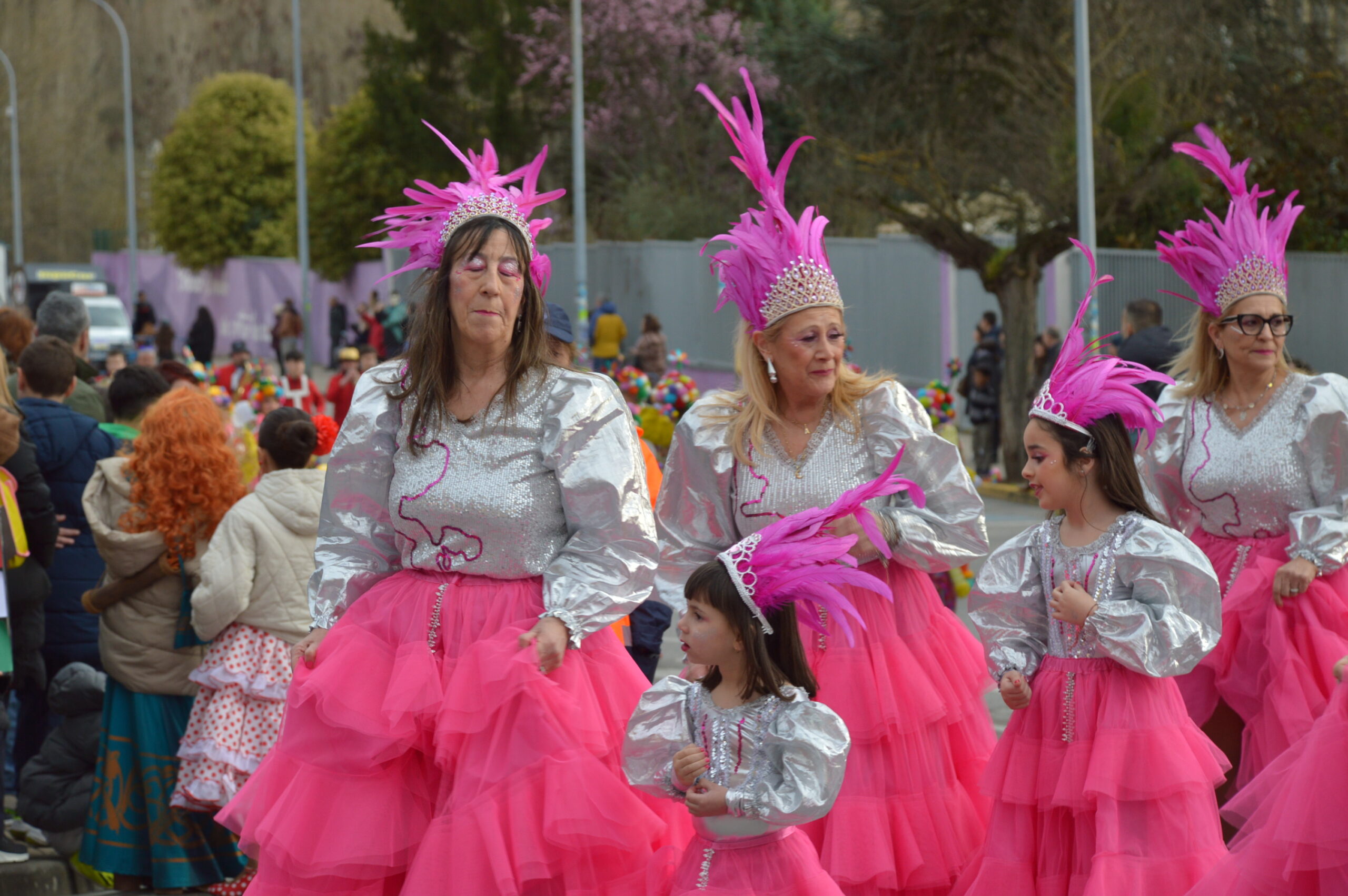 FOTOS | Carnaval Ponferrada 2025 | El tiempo respeta el tradicional desfile de disfraces 51