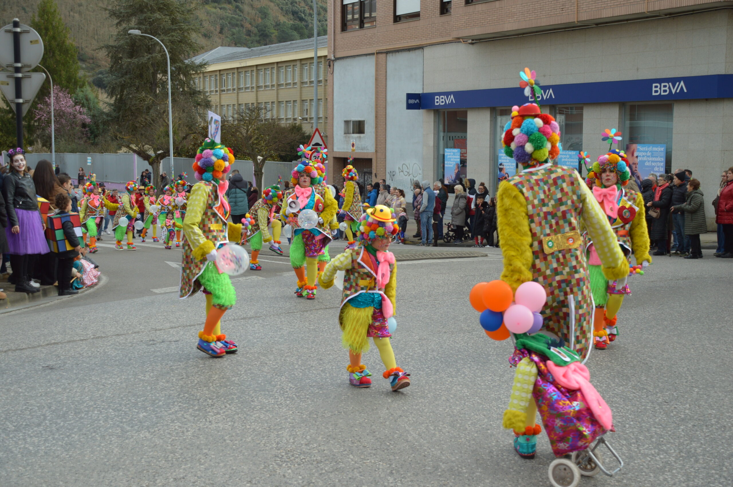 FOTOS | Carnaval Ponferrada 2025 | El tiempo respeta el tradicional desfile de disfraces 44