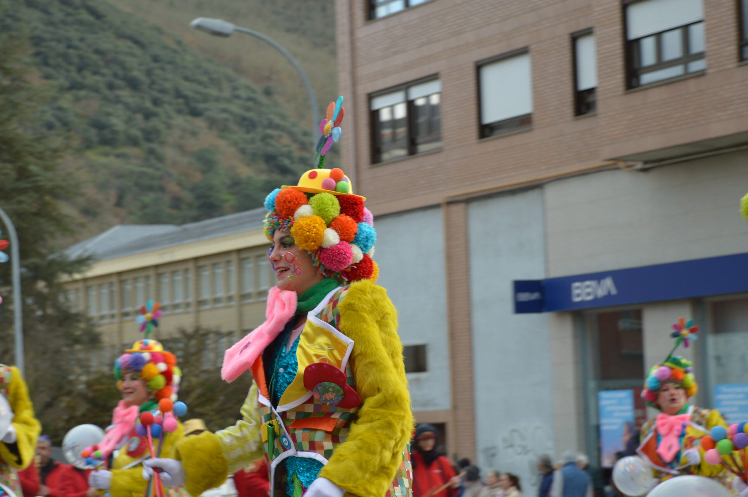 FOTOS | Carnaval Ponferrada 2025 | El tiempo respeta el tradicional desfile de disfraces 37