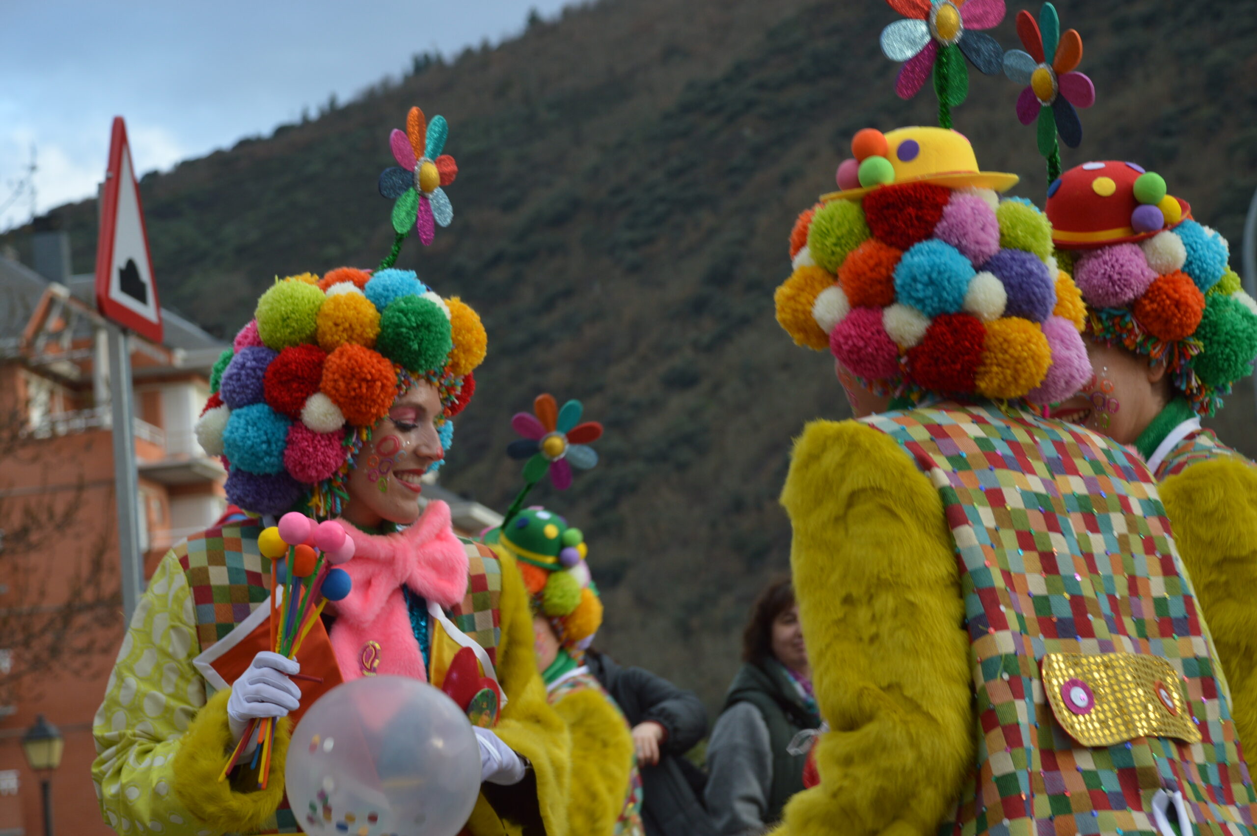 FOTOS | Carnaval Ponferrada 2025 | El tiempo respeta el tradicional desfile de disfraces 26