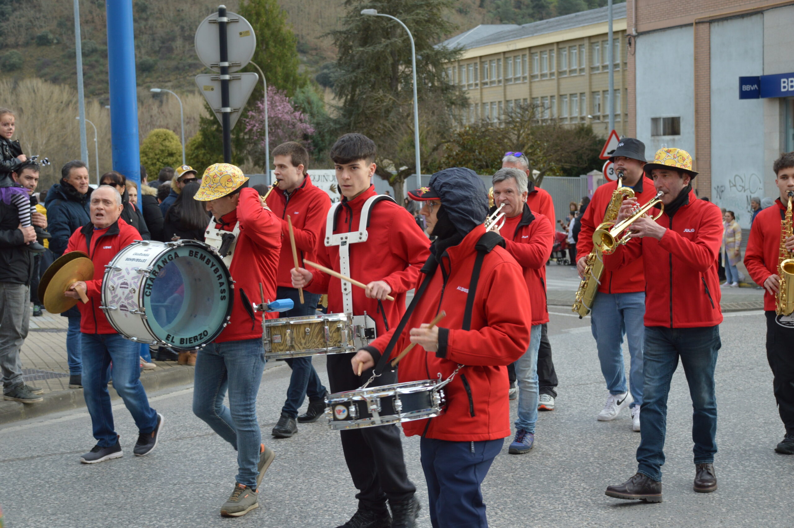 FOTOS | Carnaval Ponferrada 2025 | El tiempo respeta el tradicional desfile de disfraces 195