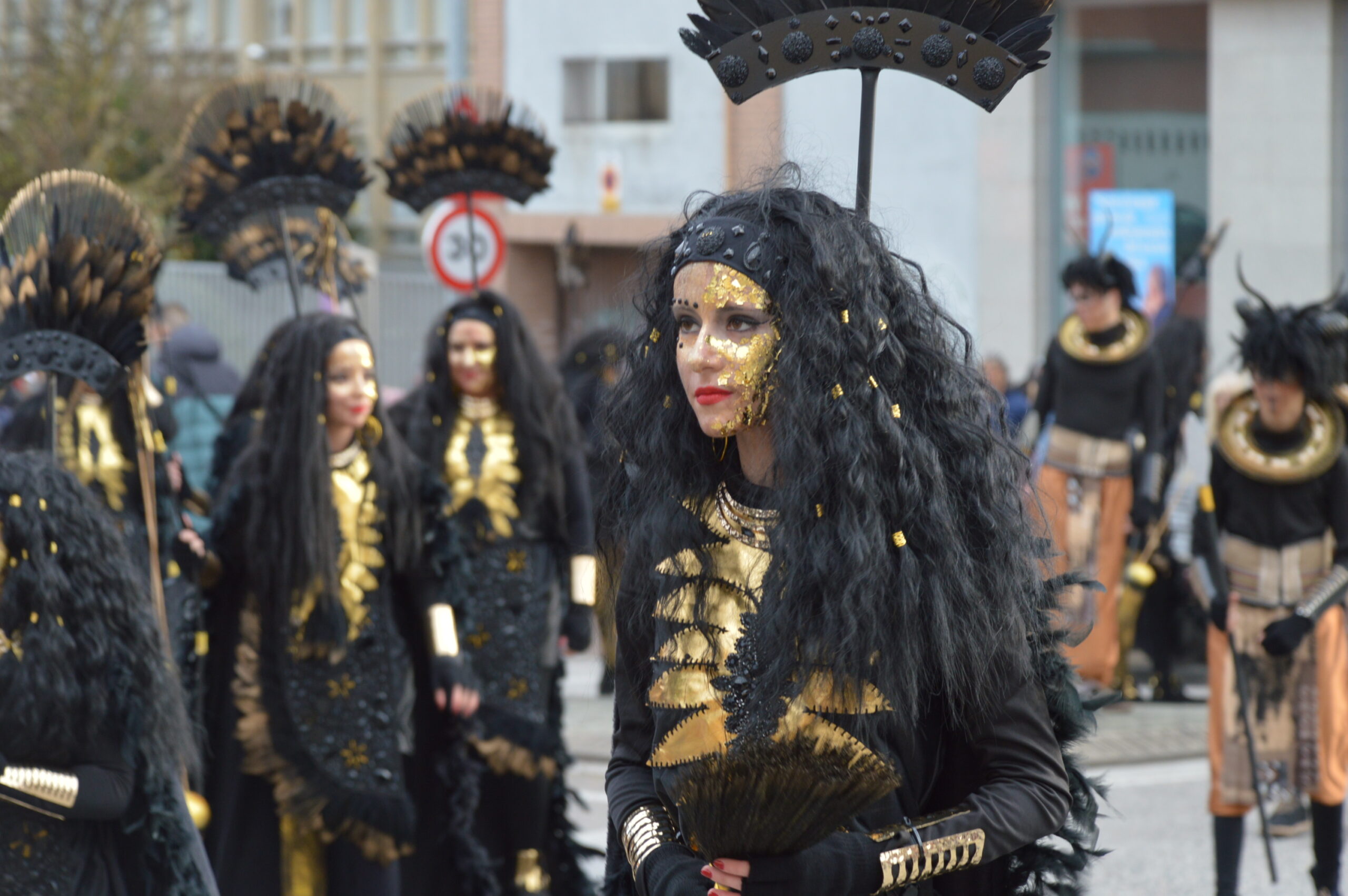 FOTOS | Carnaval Ponferrada 2025 | El tiempo respeta el tradicional desfile de disfraces 199