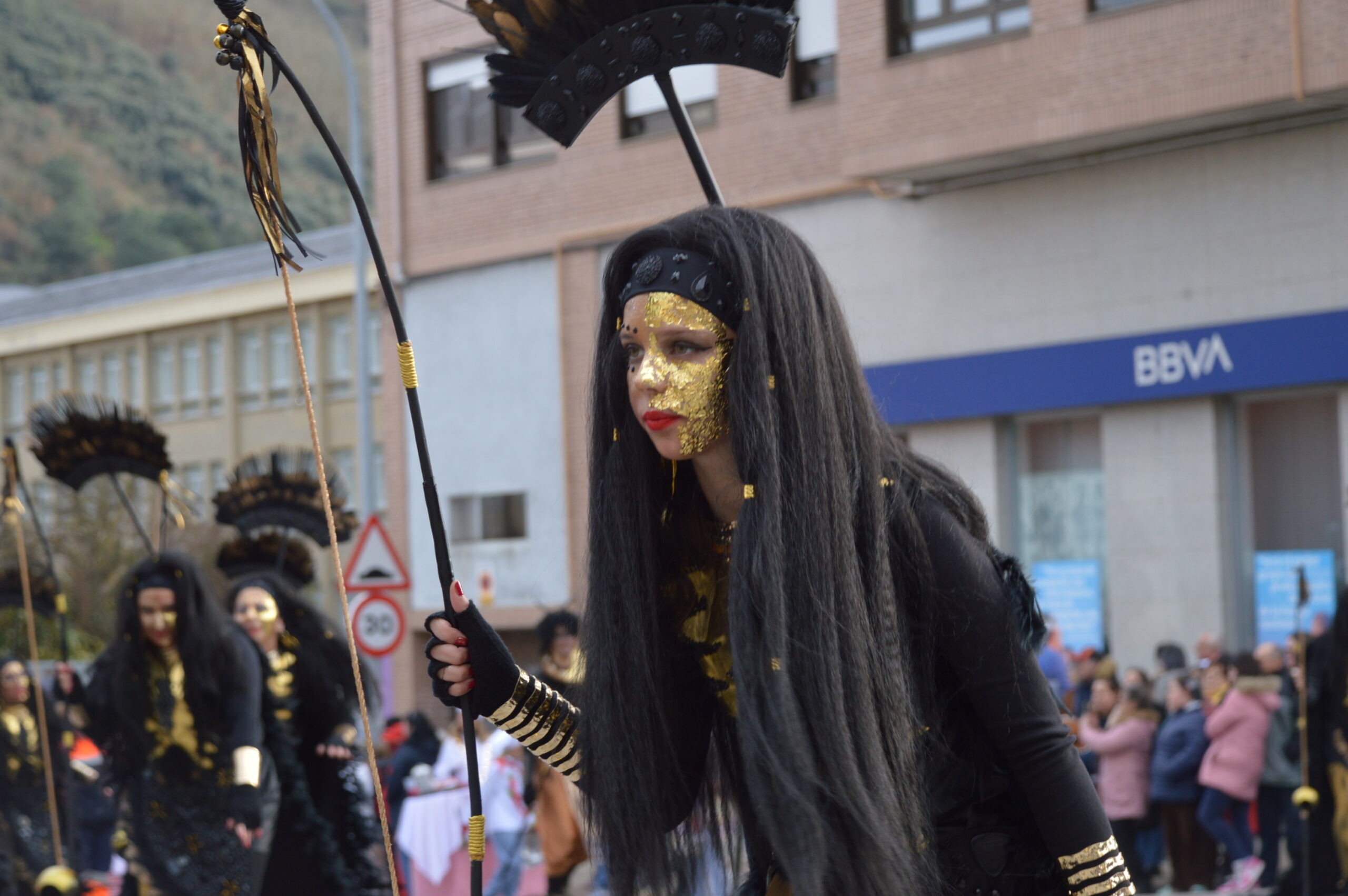 FOTOS | Carnaval Ponferrada 2025 | El tiempo respeta el tradicional desfile de disfraces 202