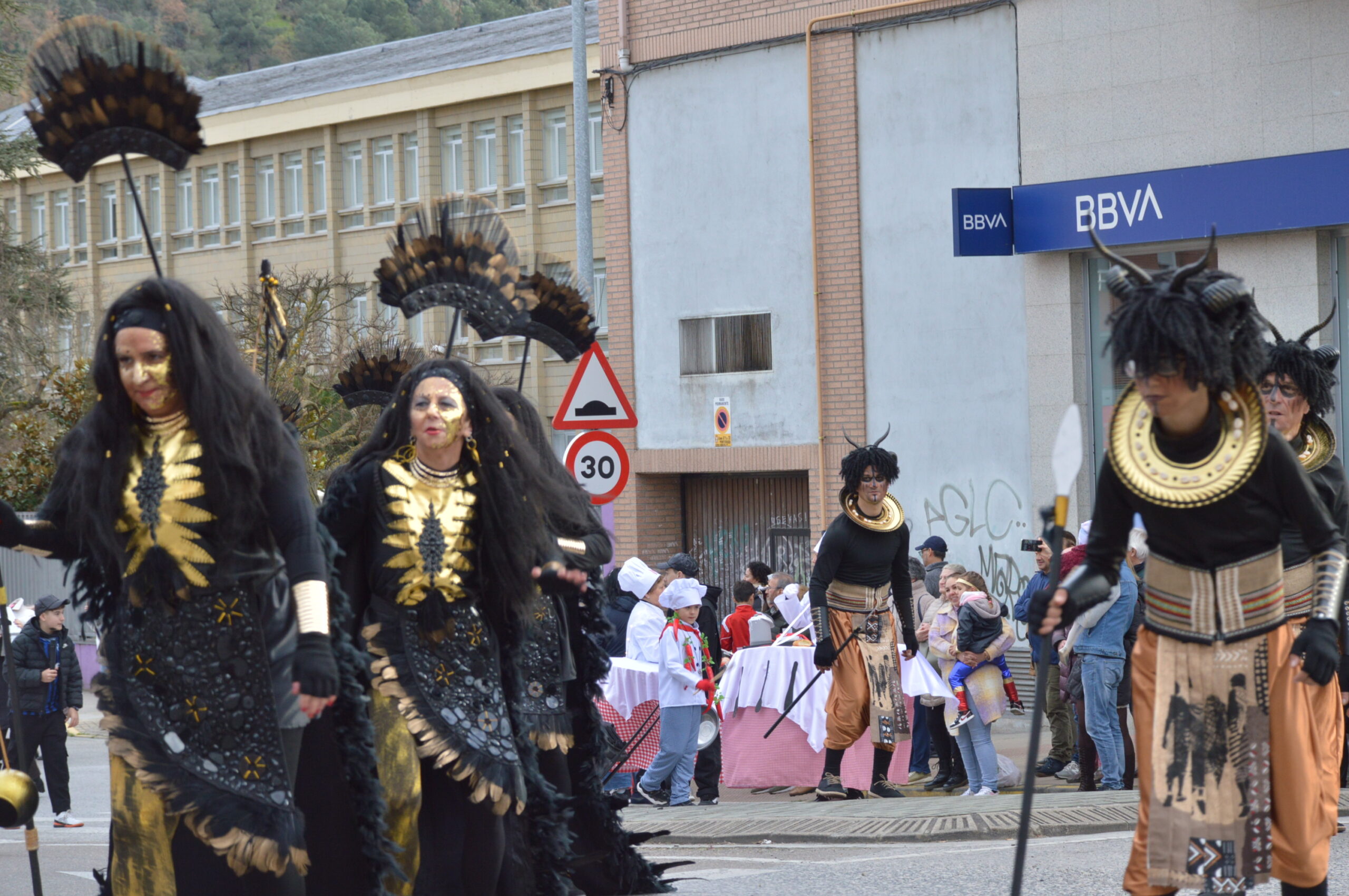 FOTOS | Carnaval Ponferrada 2025 | El tiempo respeta el tradicional desfile de disfraces 204