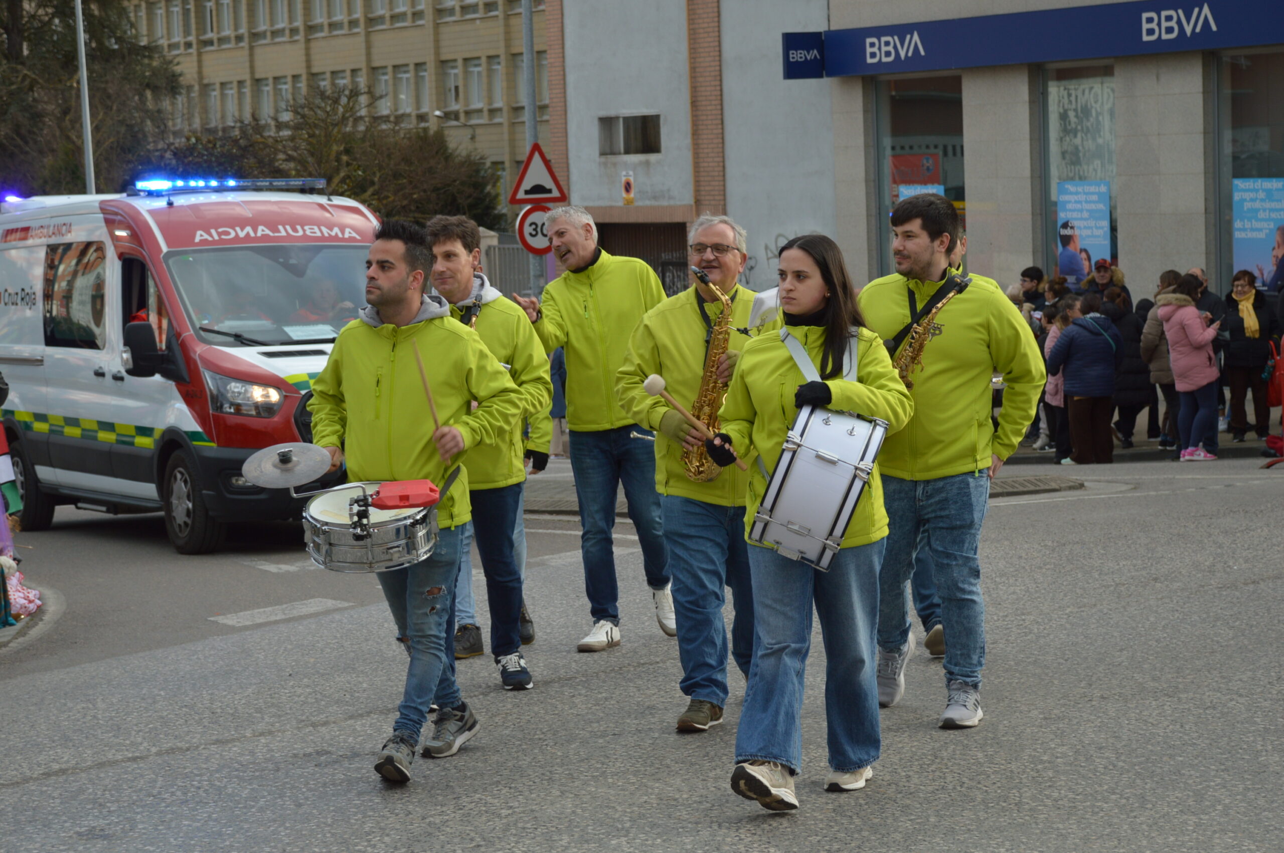 FOTOS | Carnaval Ponferrada 2025 | El tiempo respeta el tradicional desfile de disfraces 18