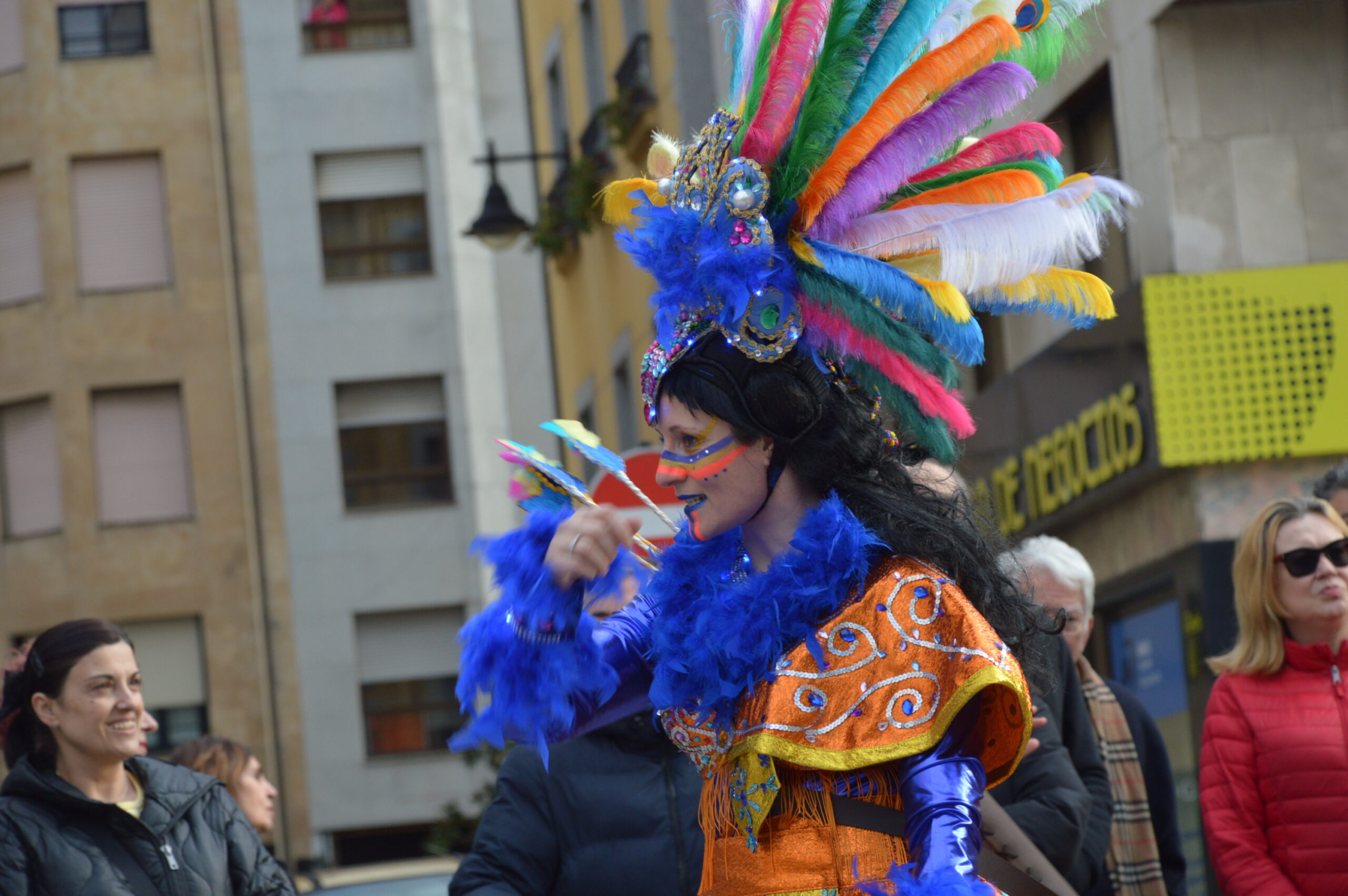 FOTOS | Carnaval Ponferrada 2025 | El tiempo respeta el tradicional desfile de disfraces 15