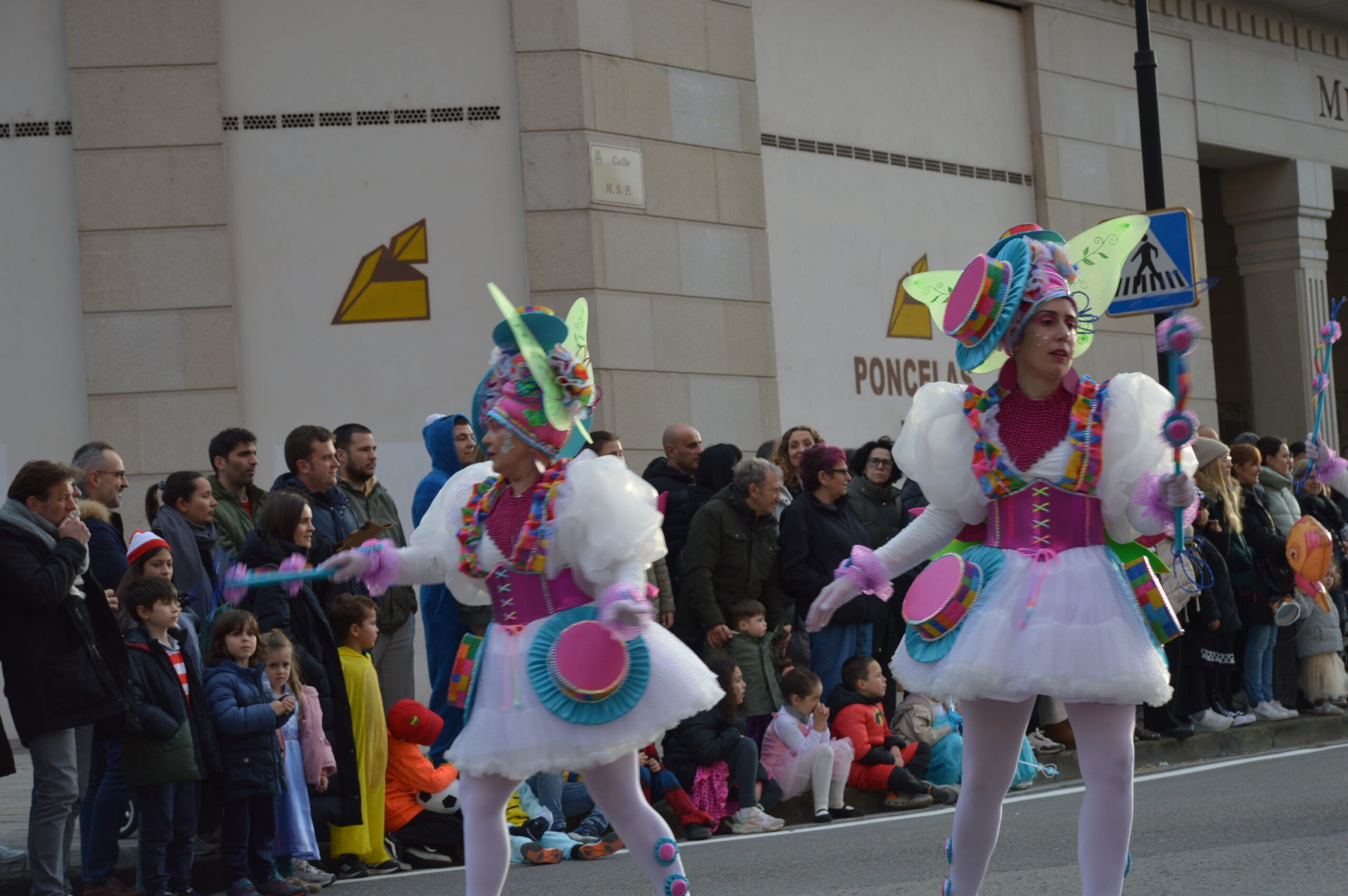 FOTOS | Carnaval Ponferrada 2025 | El tiempo respeta el tradicional desfile de disfraces 227