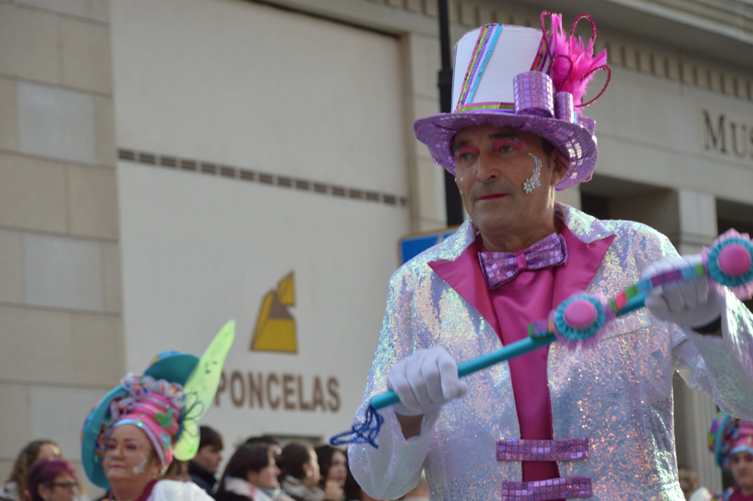 FOTOS | Carnaval Ponferrada 2025 | El tiempo respeta el tradicional desfile de disfraces 8