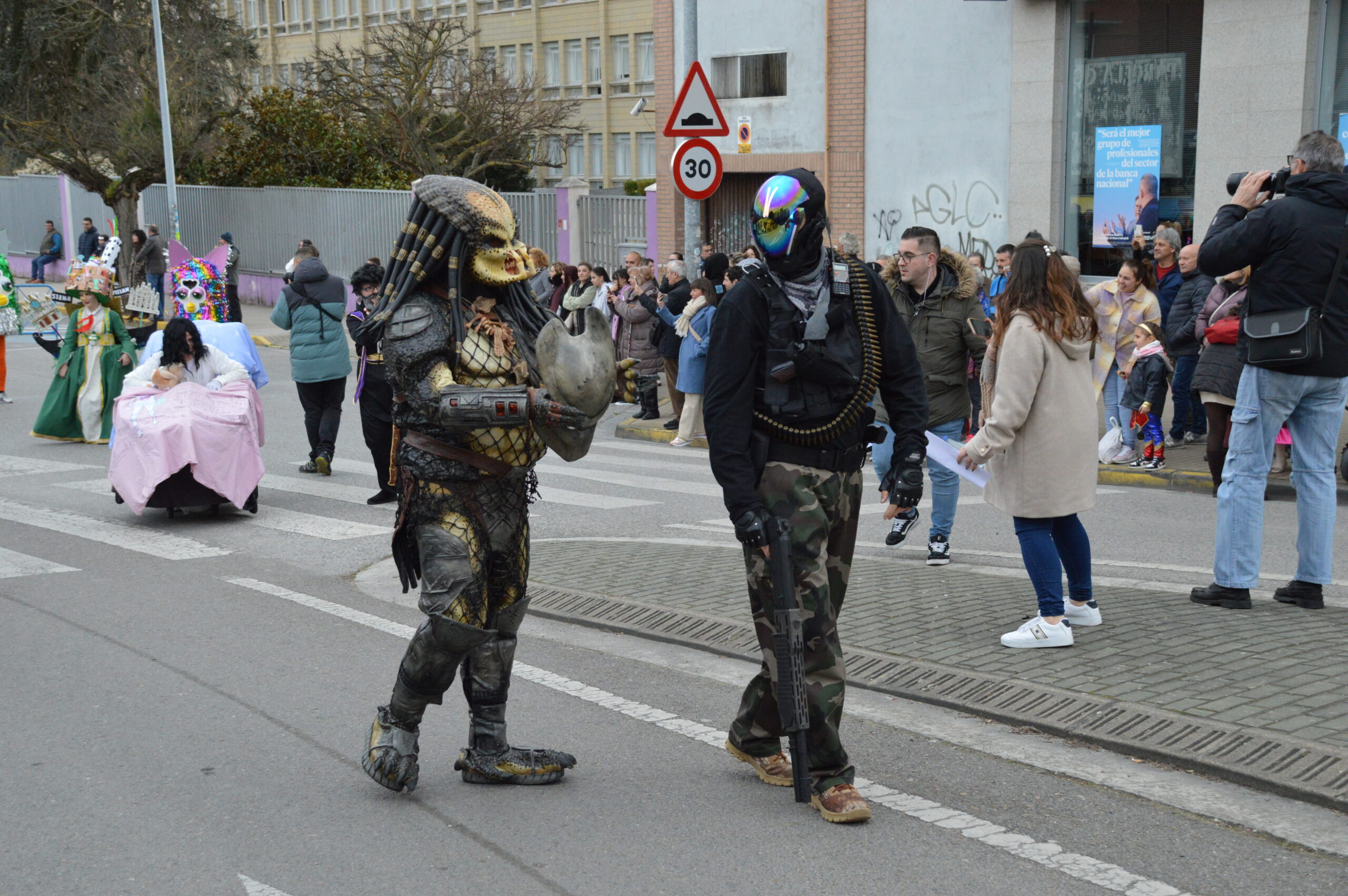 FOTOS | Carnaval Ponferrada 2025 | El tiempo respeta el tradicional desfile de disfraces 159