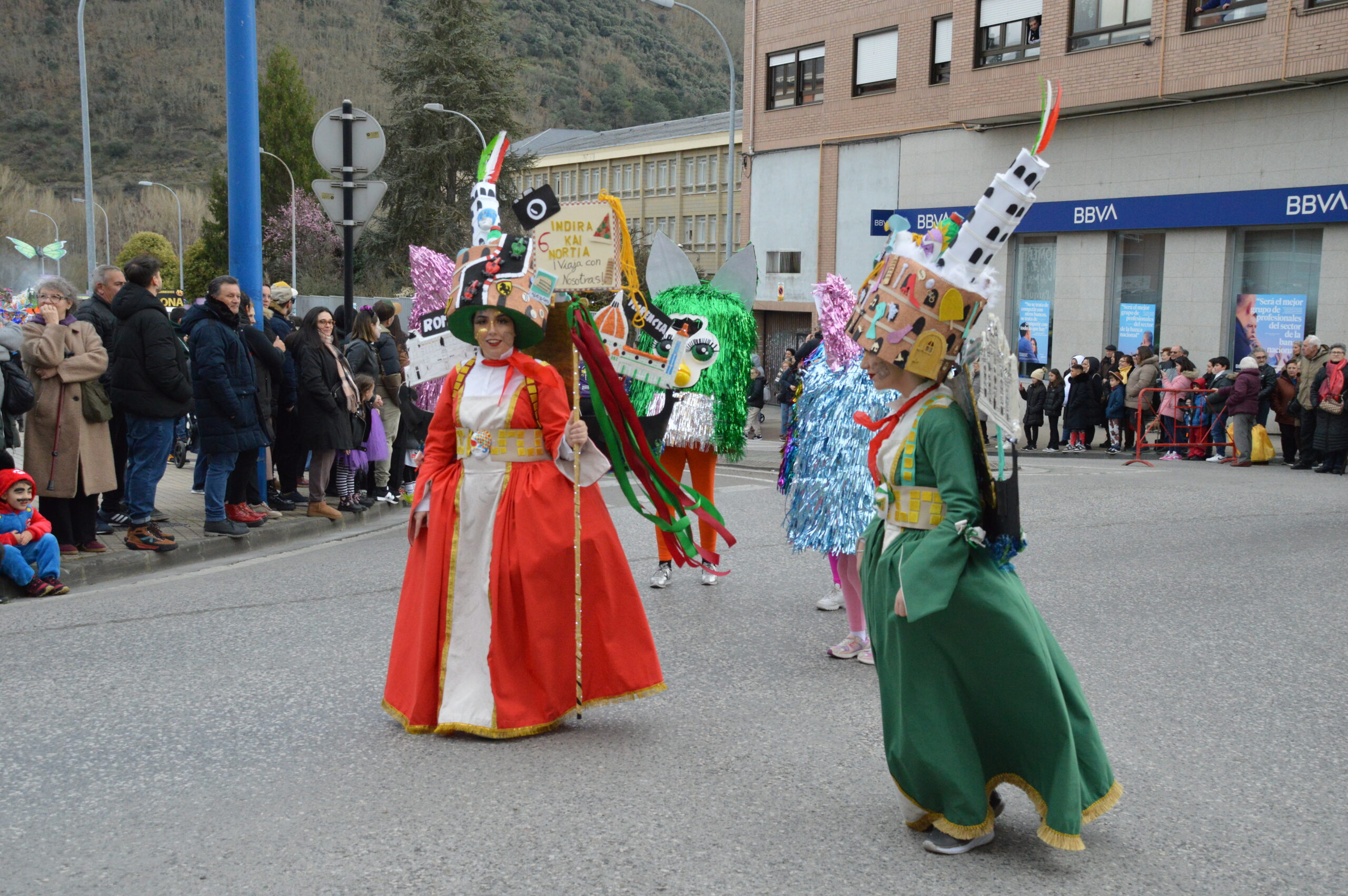 FOTOS | Carnaval Ponferrada 2025 | El tiempo respeta el tradicional desfile de disfraces 160