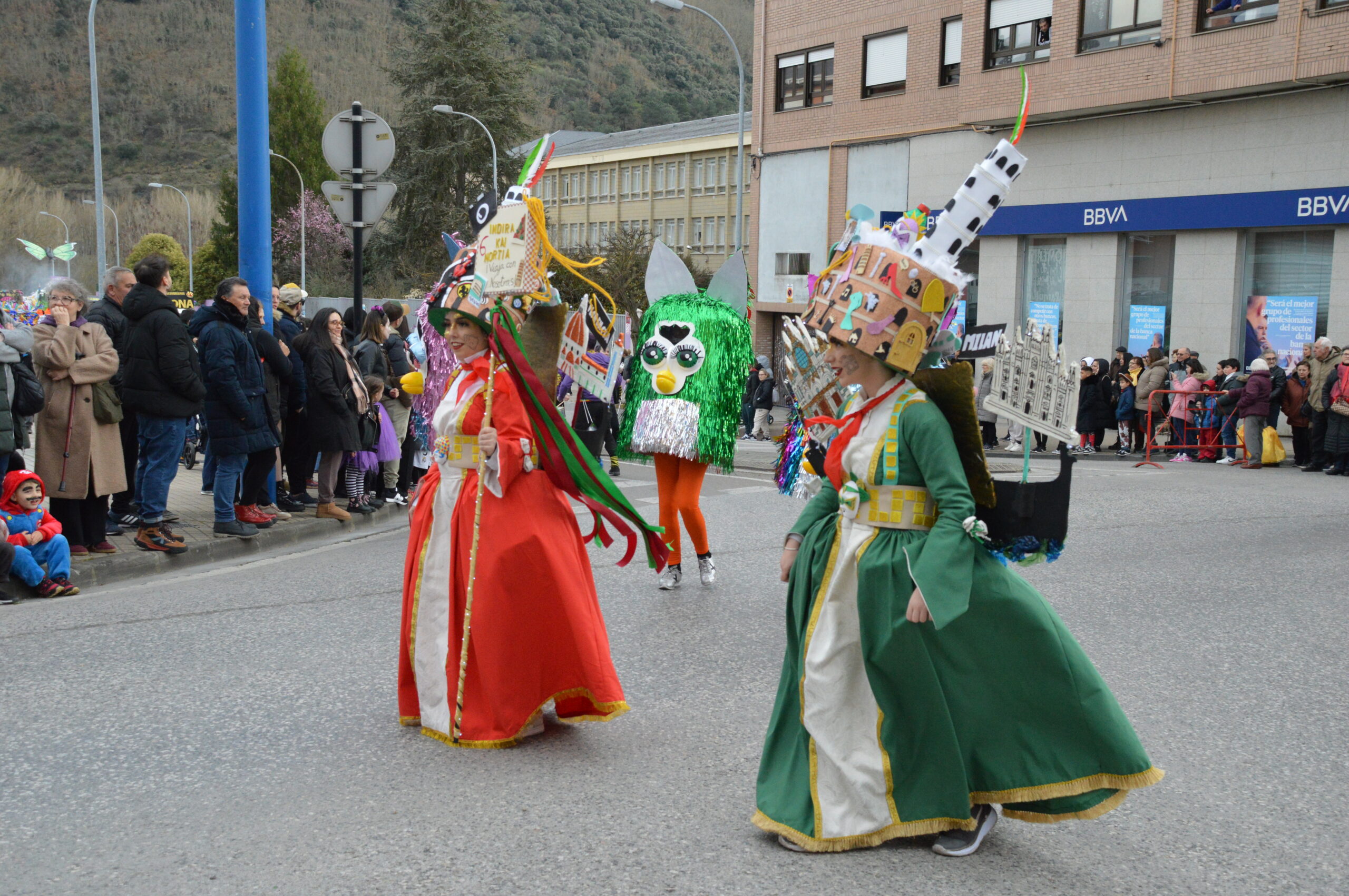 FOTOS | Carnaval Ponferrada 2025 | El tiempo respeta el tradicional desfile de disfraces 161