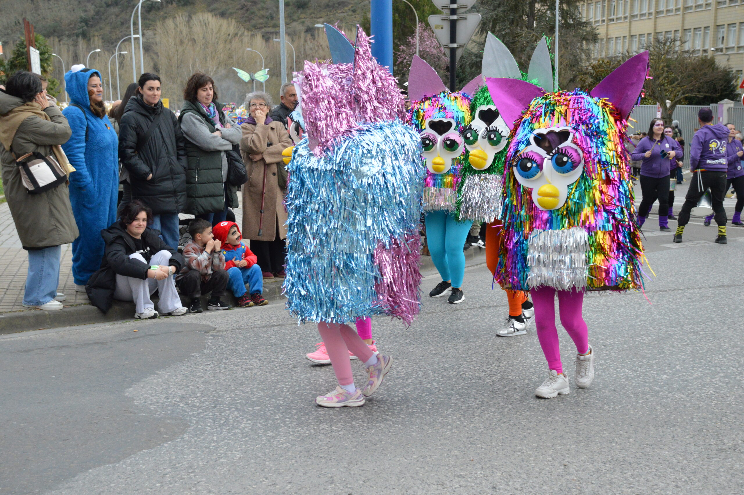 FOTOS | Carnaval Ponferrada 2025 | El tiempo respeta el tradicional desfile de disfraces 162