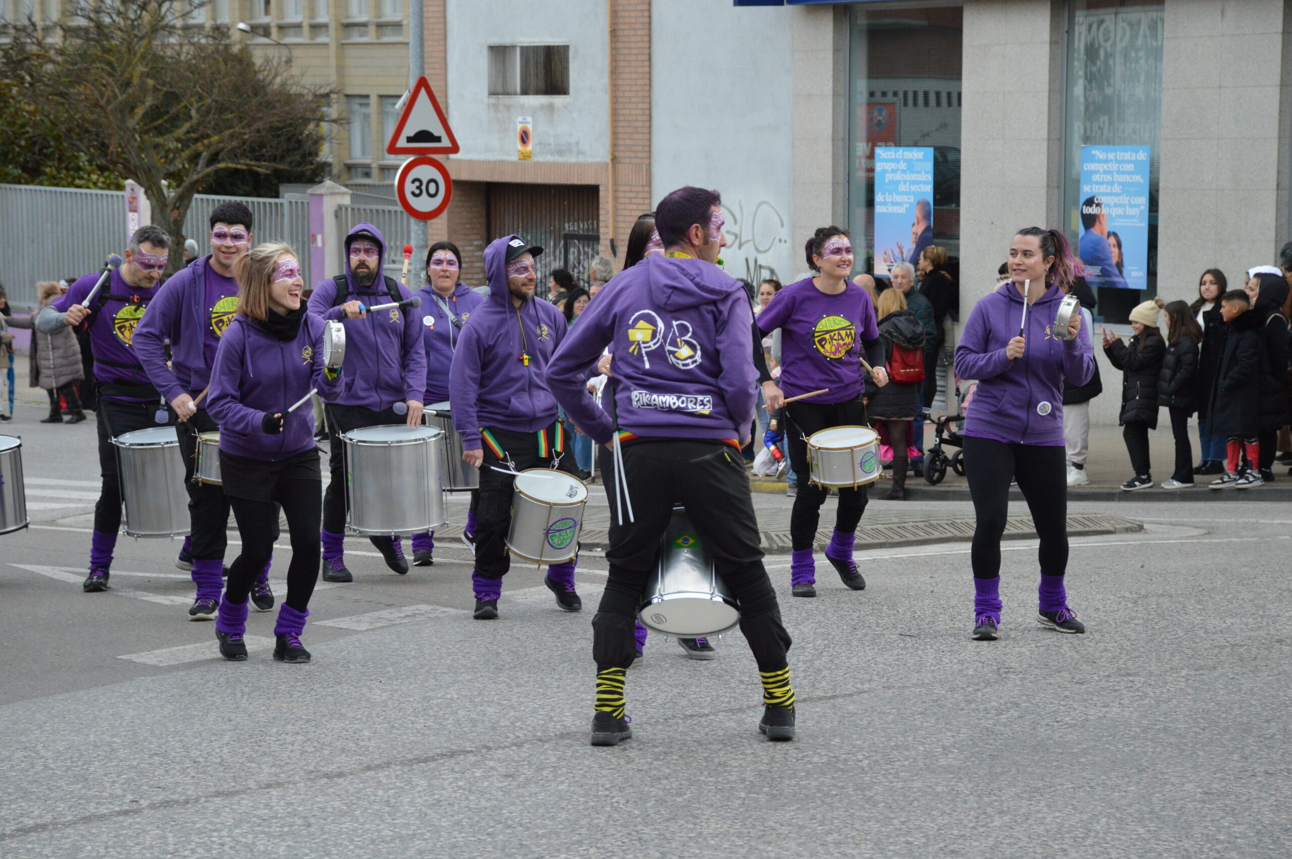 FOTOS | Carnaval Ponferrada 2025 | El tiempo respeta el tradicional desfile de disfraces 163