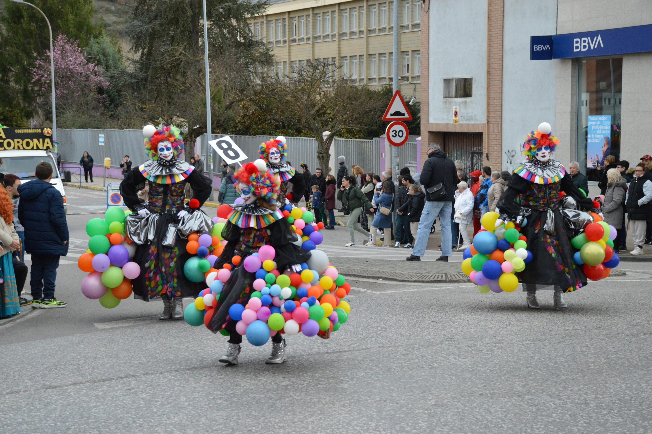 FOTOS | Carnaval Ponferrada 2025 | El tiempo respeta el tradicional desfile de disfraces 164