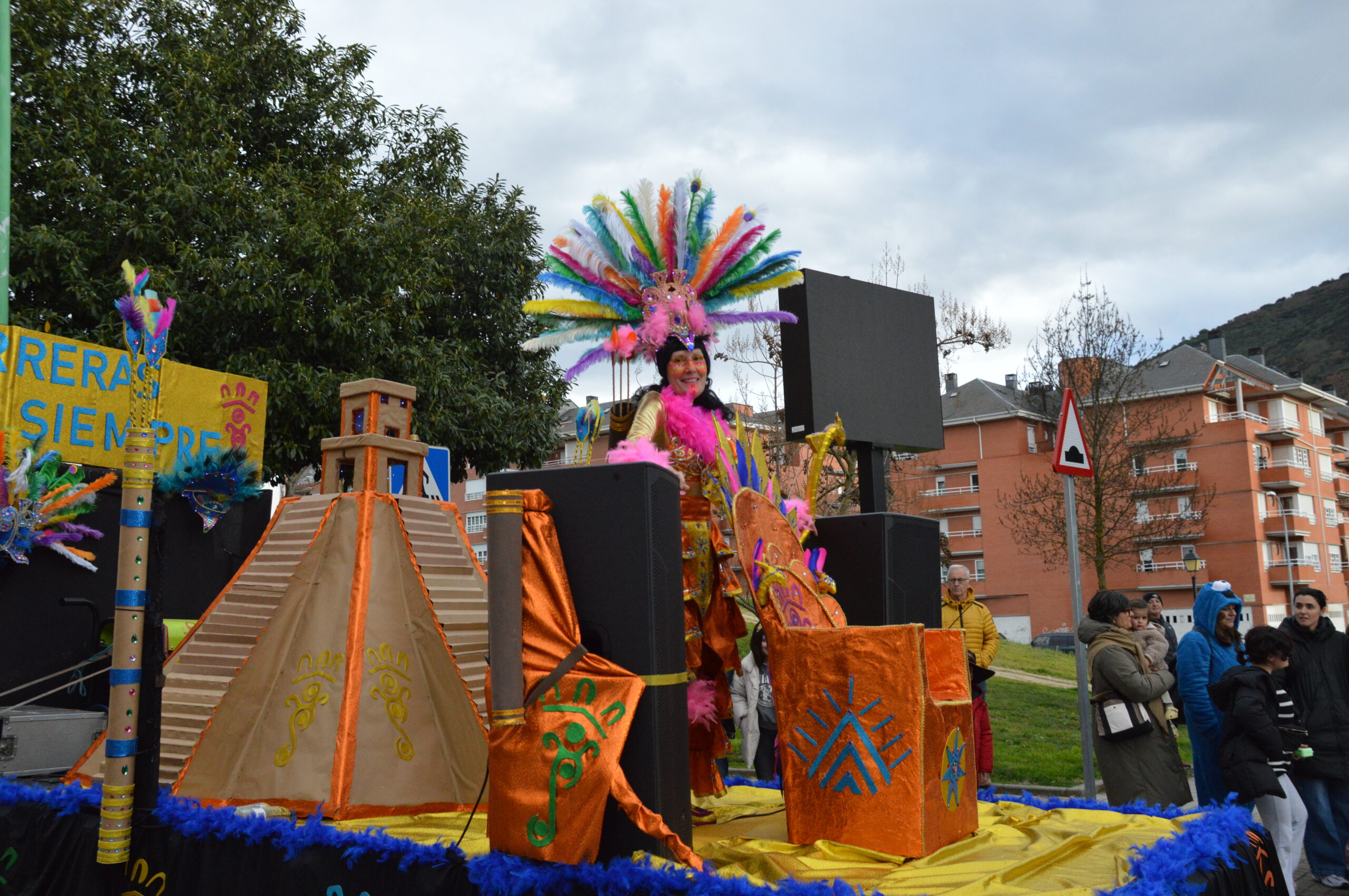 FOTOS | Carnaval Ponferrada 2025 | El tiempo respeta el tradicional desfile de disfraces 168