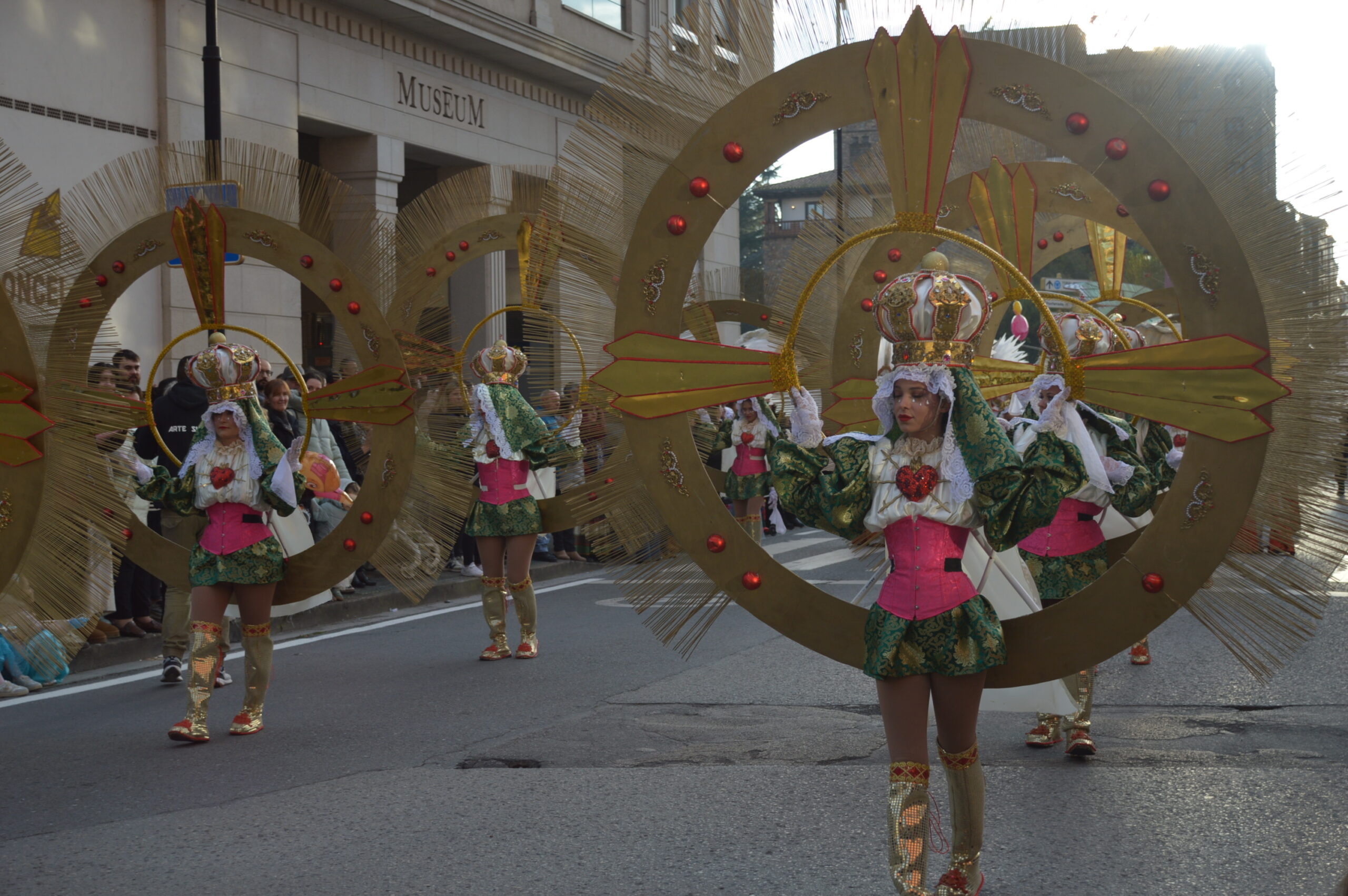 FOTOS | Carnaval Ponferrada 2025 | El tiempo respeta el tradicional desfile de disfraces 139