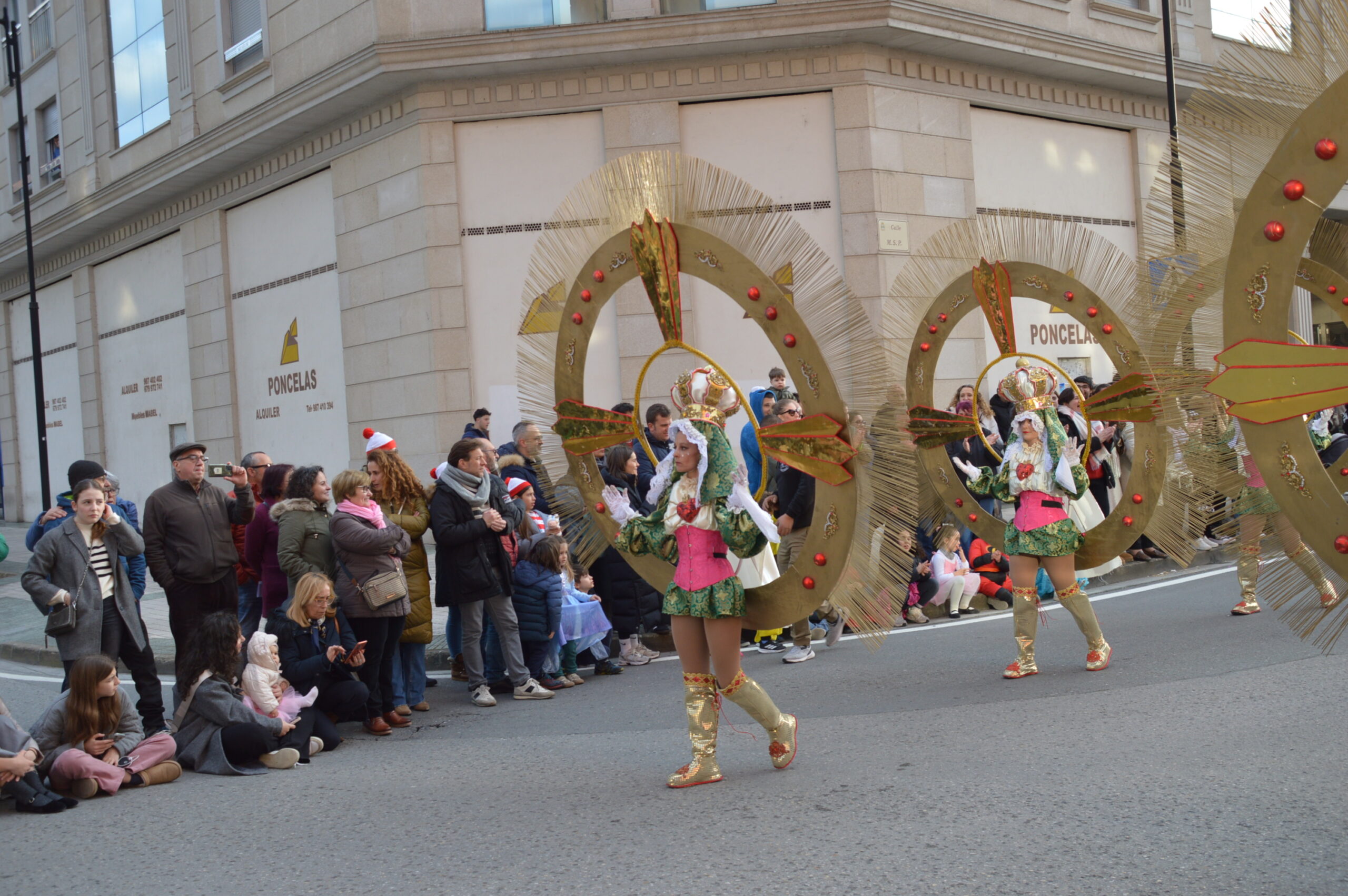 FOTOS | Carnaval Ponferrada 2025 | El tiempo respeta el tradicional desfile de disfraces 138