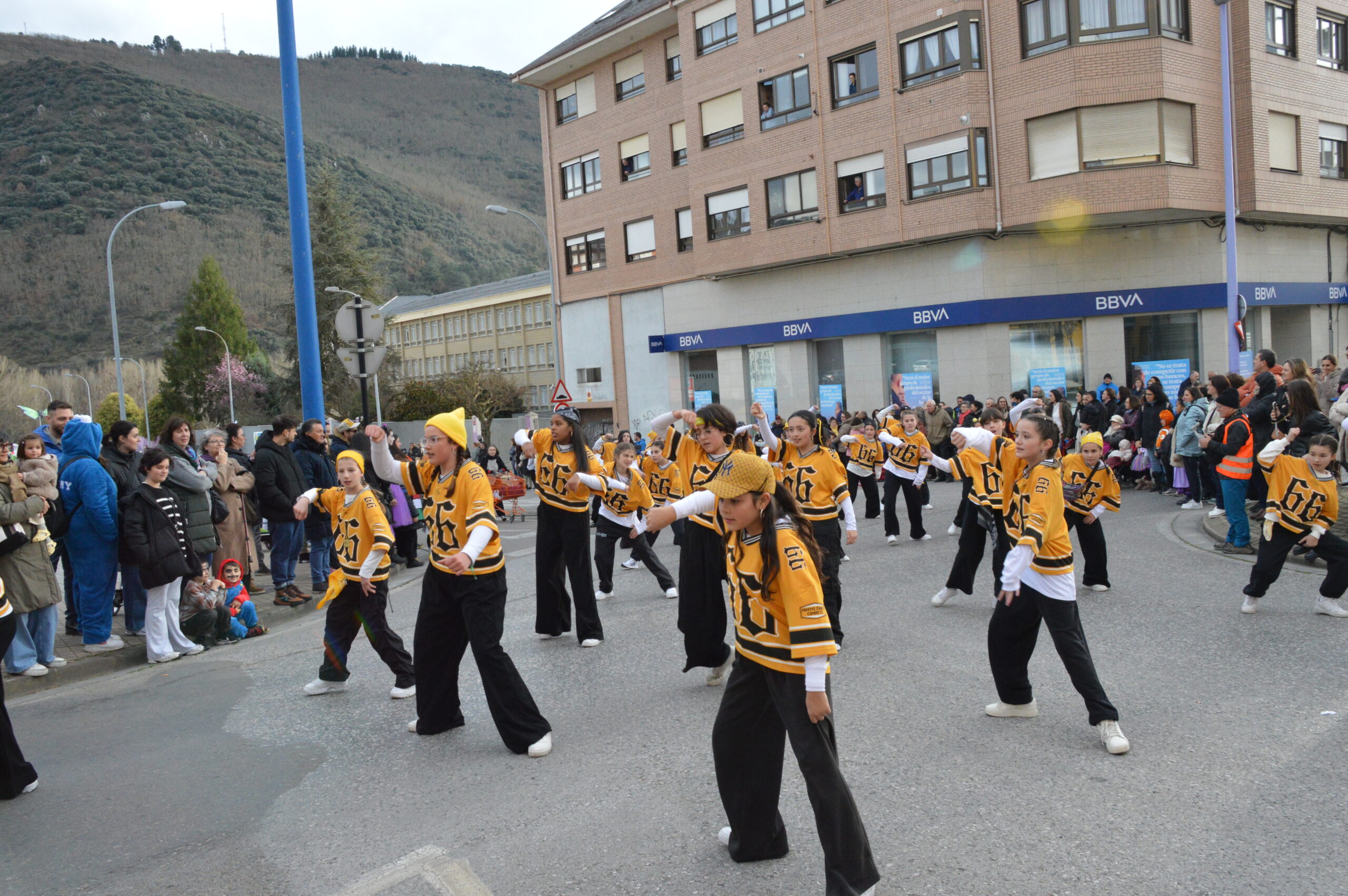 FOTOS | Carnaval Ponferrada 2025 | El tiempo respeta el tradicional desfile de disfraces 186