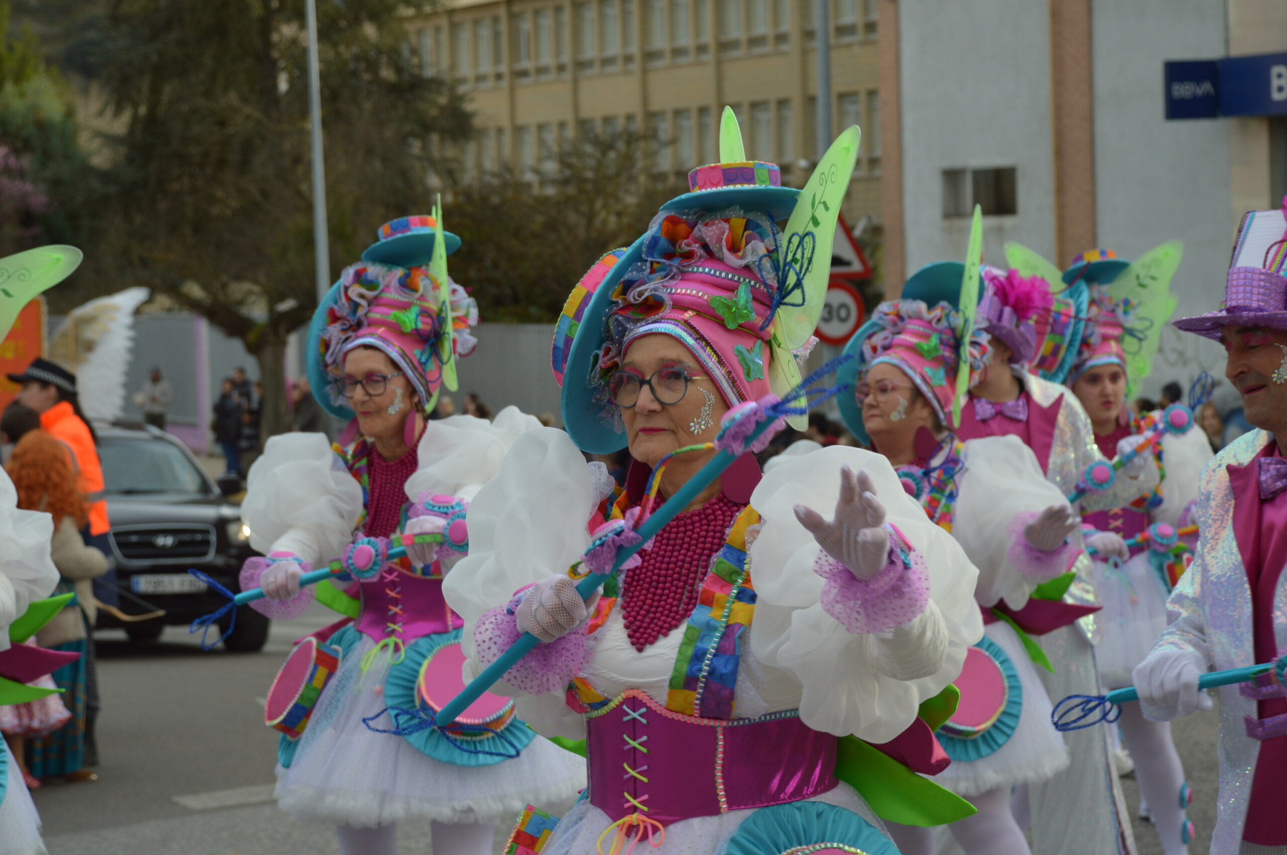 FOTOS | Carnaval Ponferrada 2025 | El tiempo respeta el tradicional desfile de disfraces 105