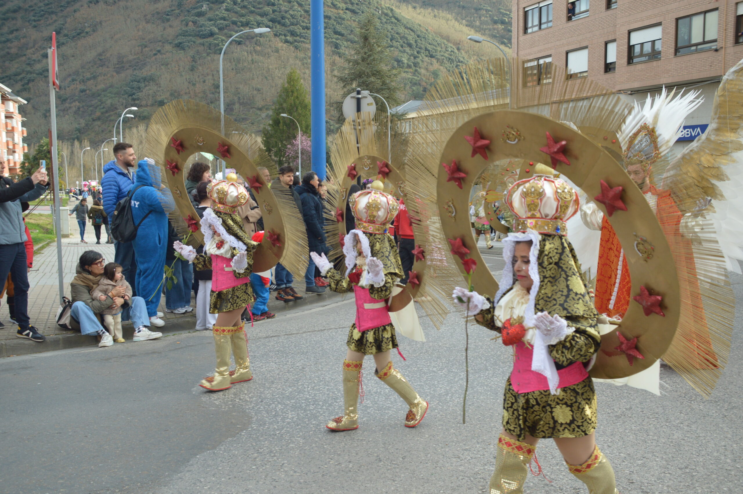 FOTOS | Carnaval Ponferrada 2025 | El tiempo respeta el tradicional desfile de disfraces 115