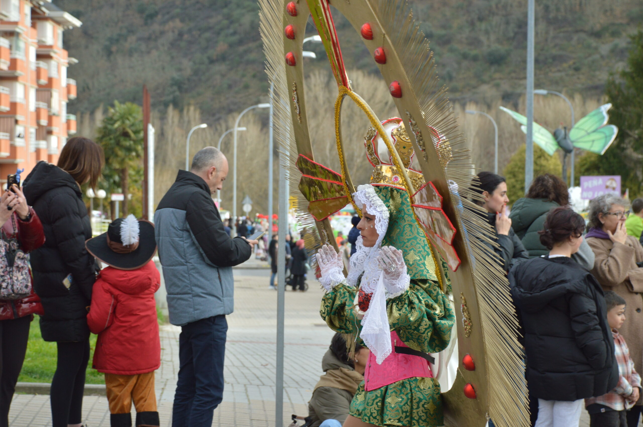 FOTOS | Carnaval Ponferrada 2025 | El tiempo respeta el tradicional desfile de disfraces 118